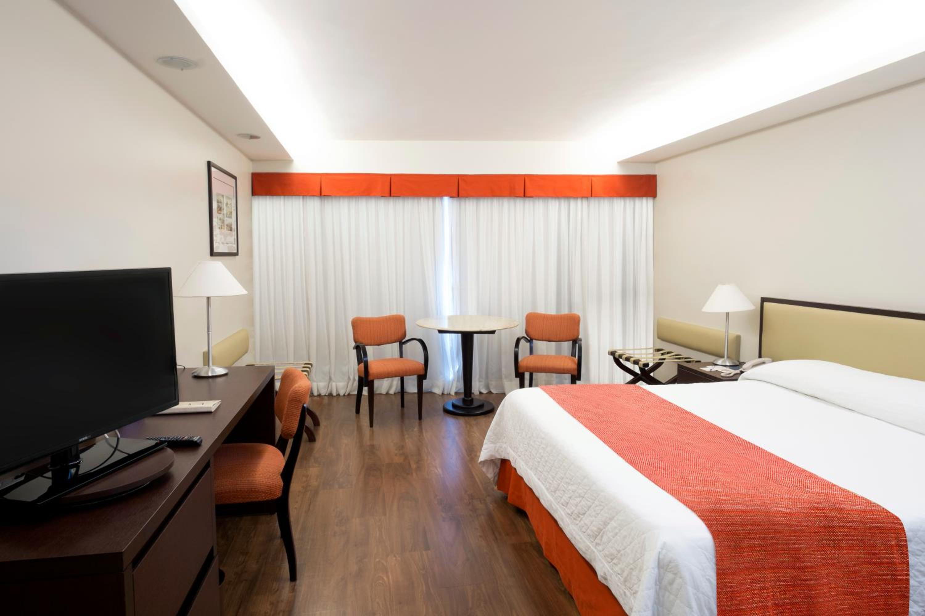 Classic Room with Side Sea View: