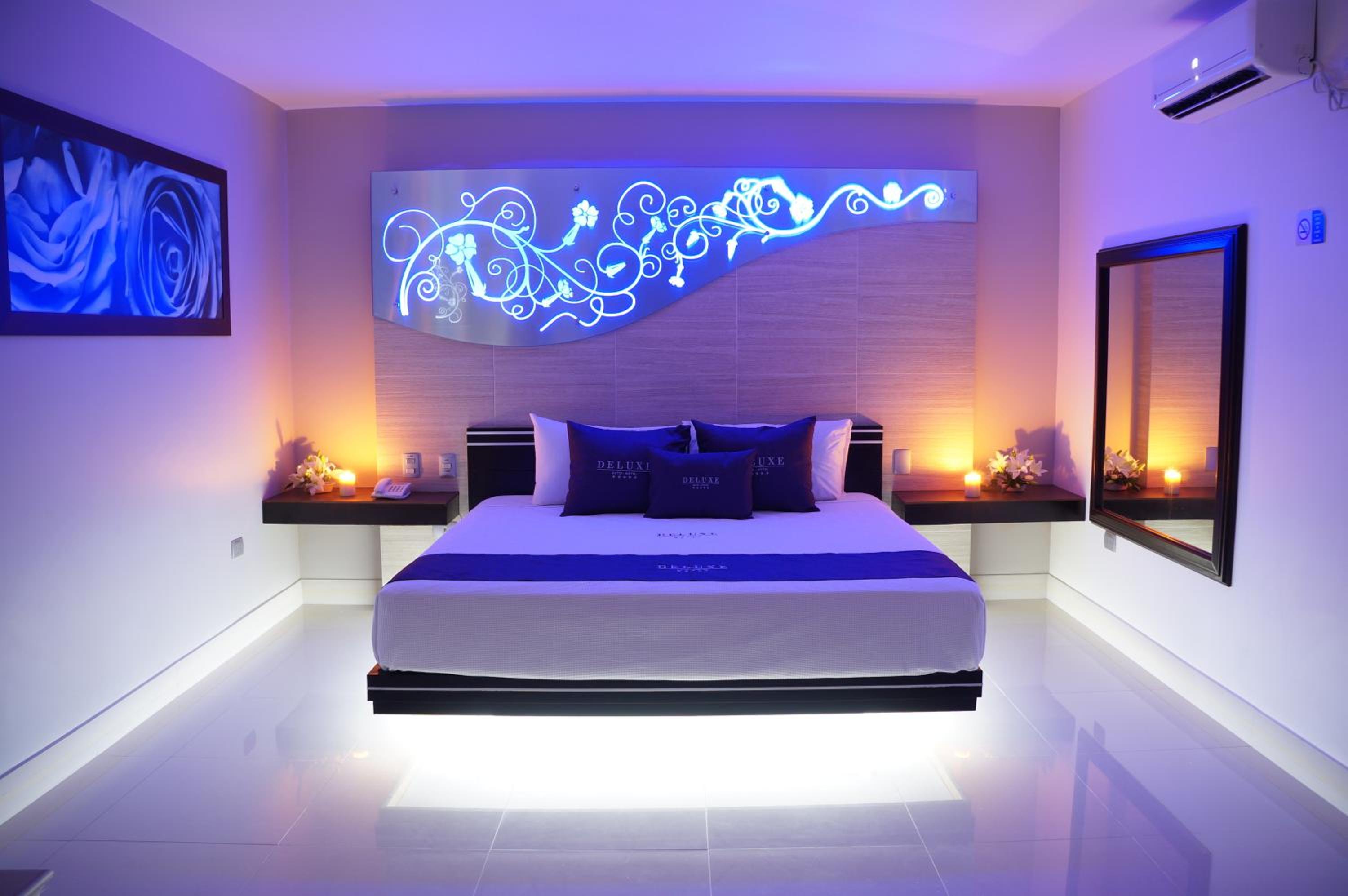 Deluxe Suite with Spa Bath photo 3