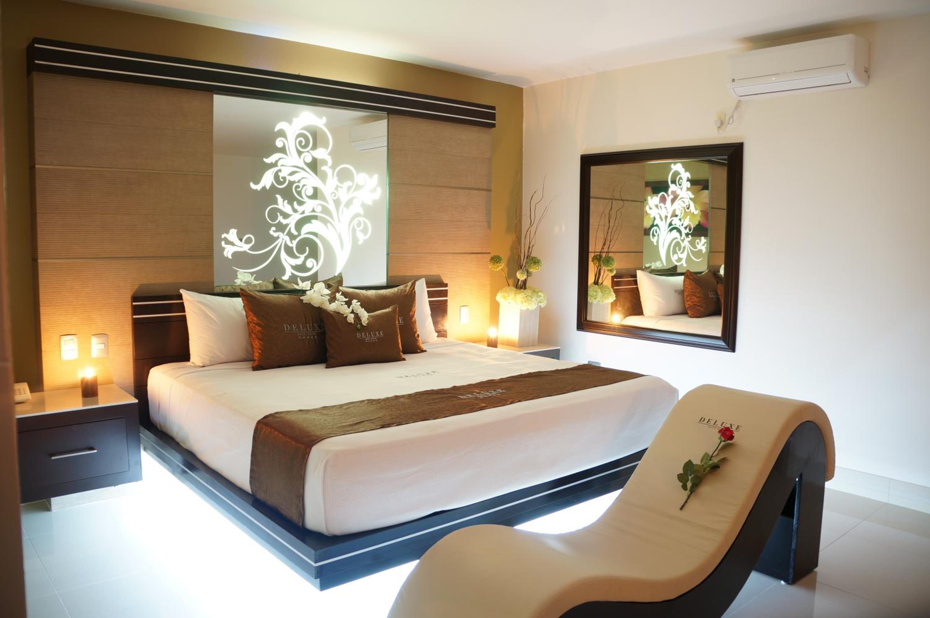 Deluxe Suite with Spa Bath photo 1