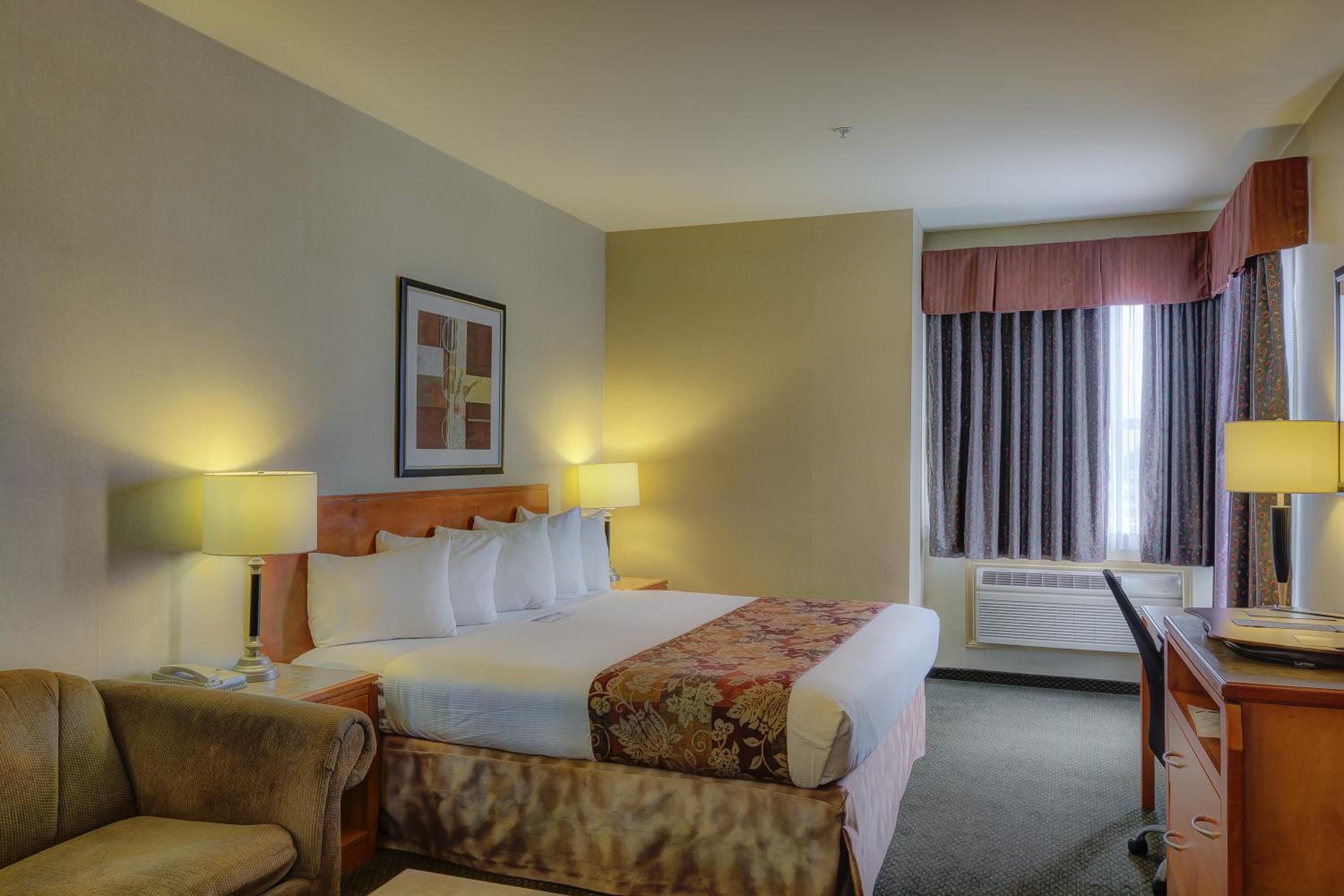 King Room with Sofa Bed - Non-Smoking - Photo 8