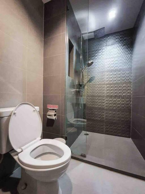 One-Bedroom Apartment - Photo 12