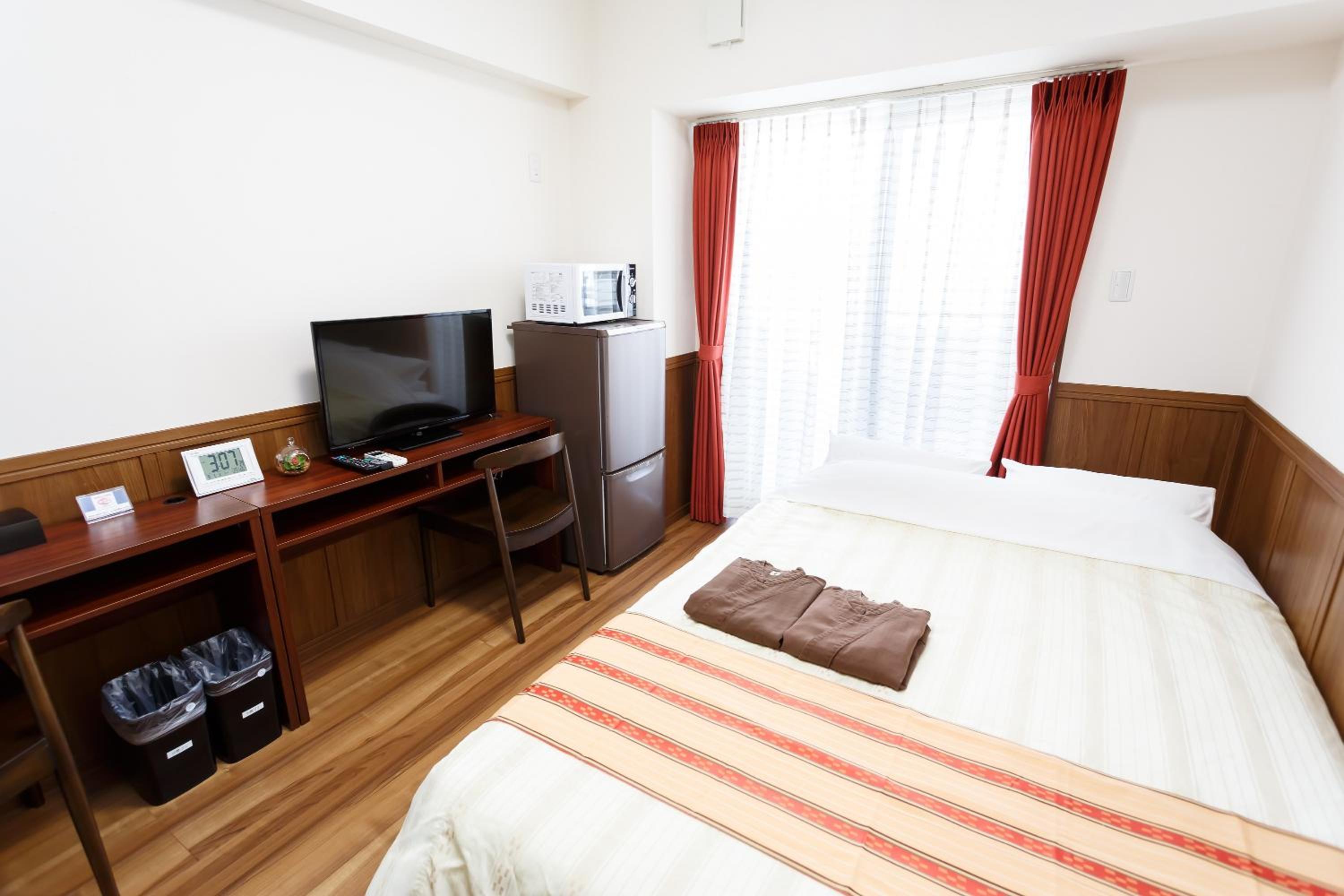 Double Room - Non-Smoking photo 3