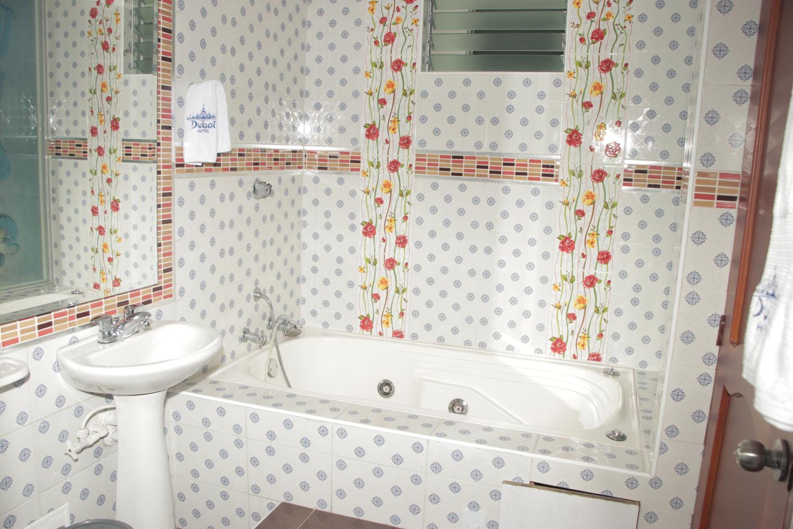 Deluxe Junior Suite photo 3