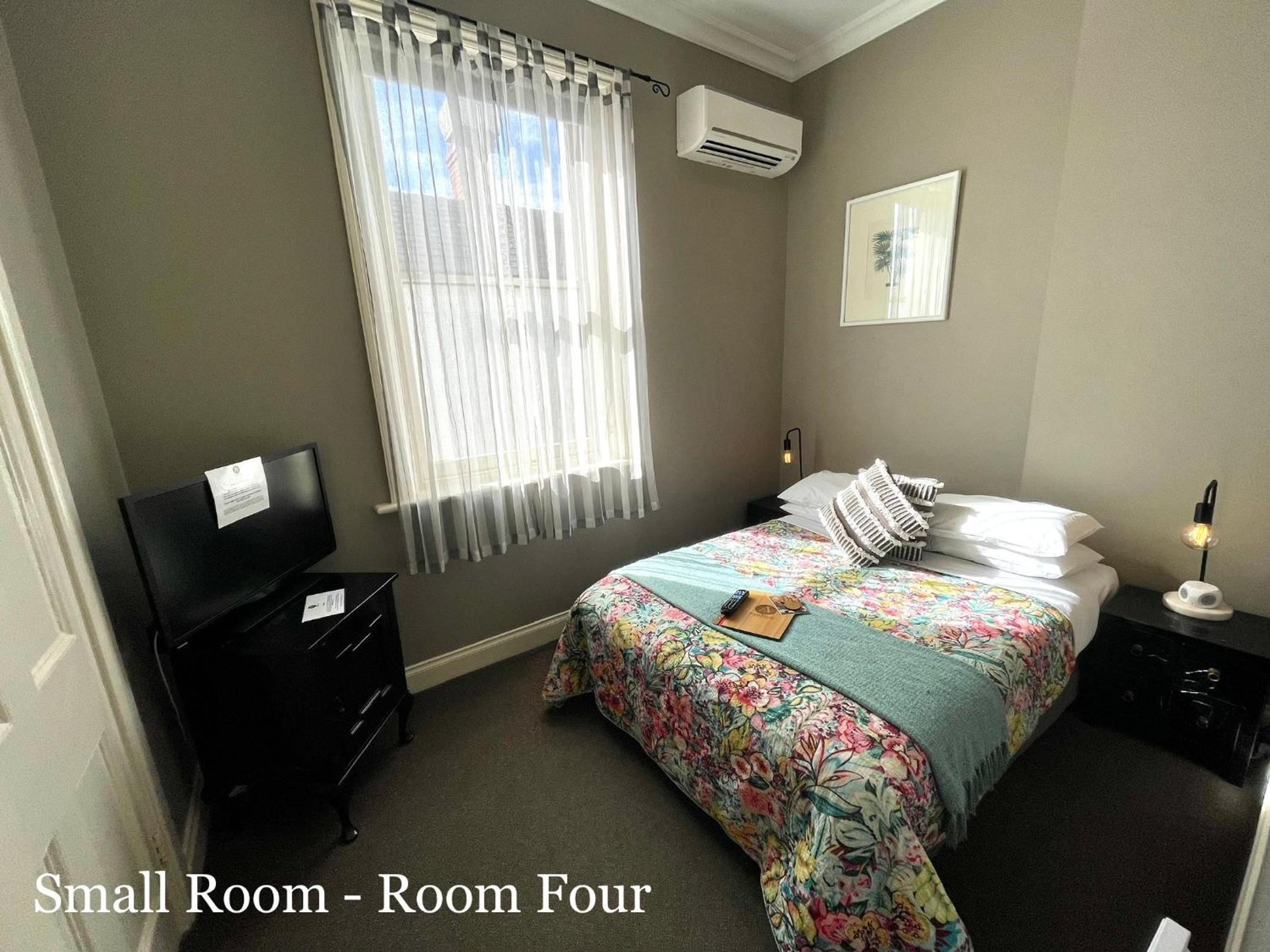 Small Double Room photo 2