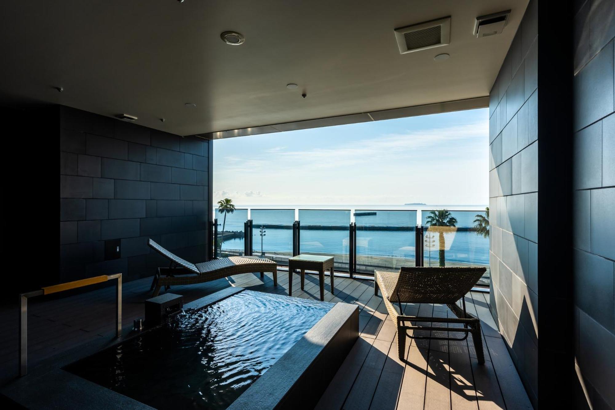 Deluxe Twin Room with Tatami Area and Open-Air Bath - Ocean View - Photo 4