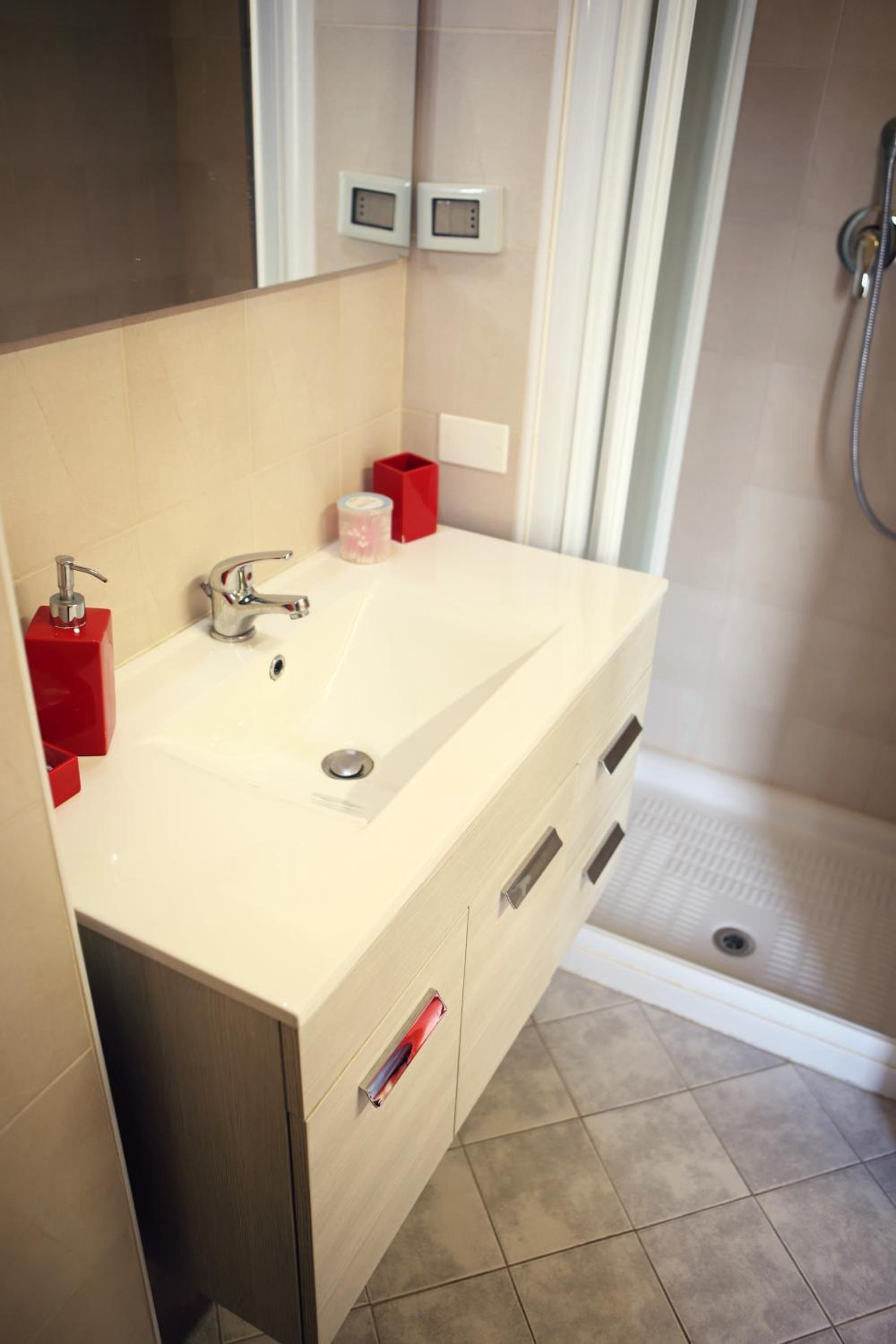 Double Room with Private Bathroom - Photo 8