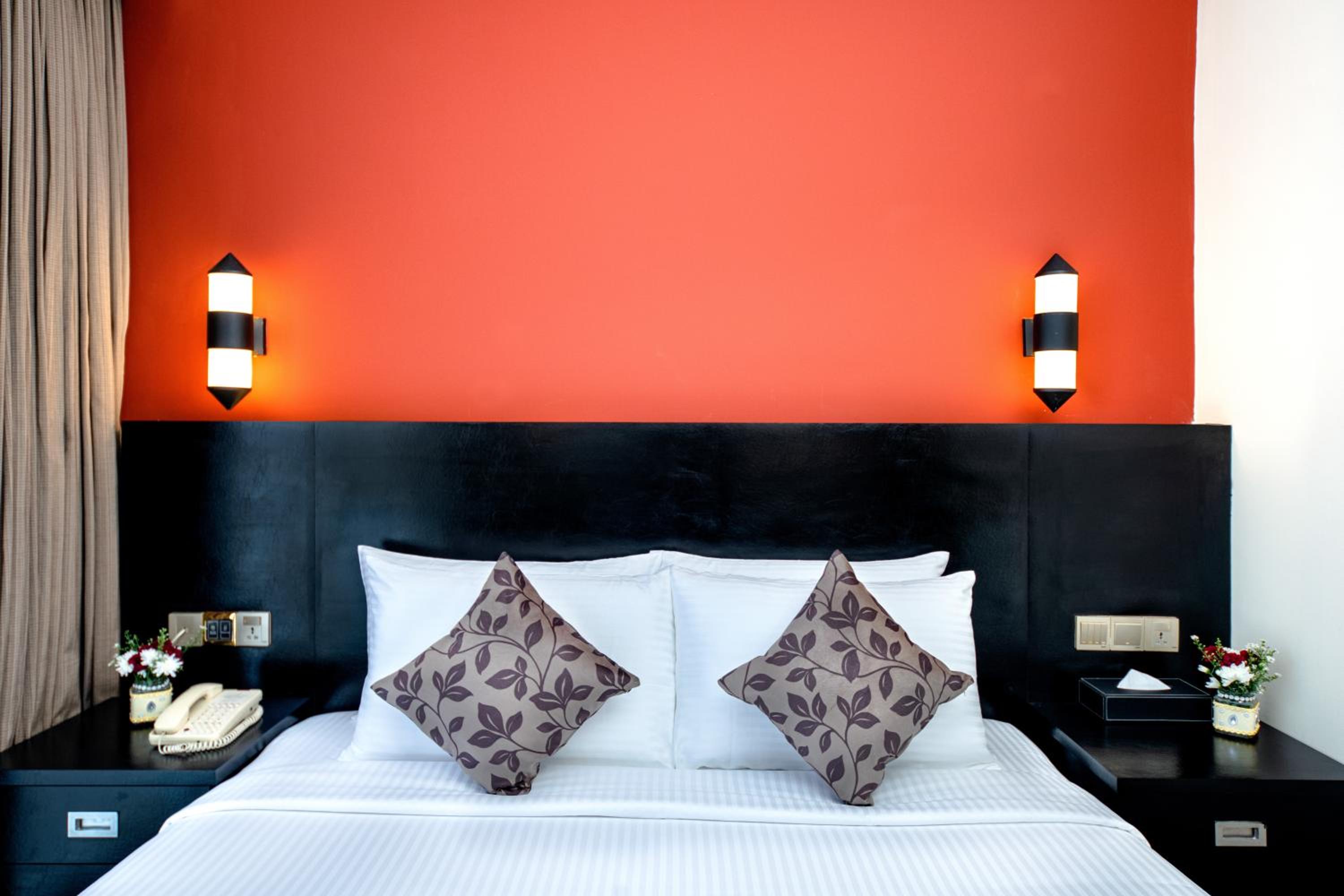 Superior King Room with Balcony photo 3
