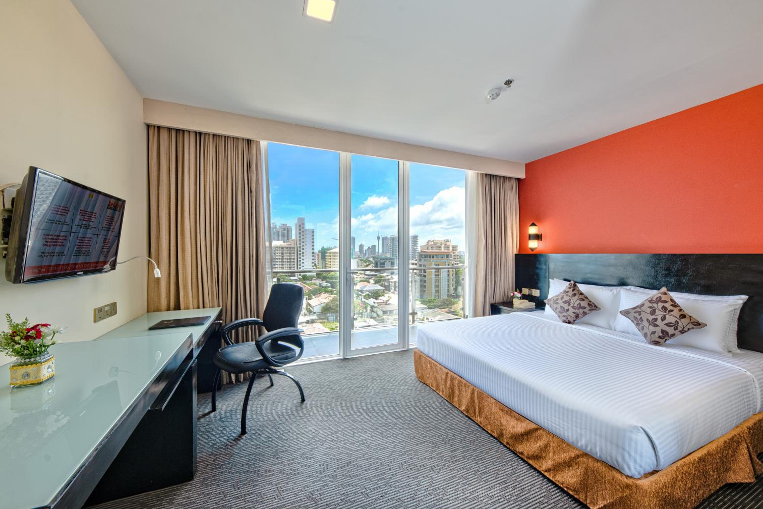 Deluxe King Room with Balcony