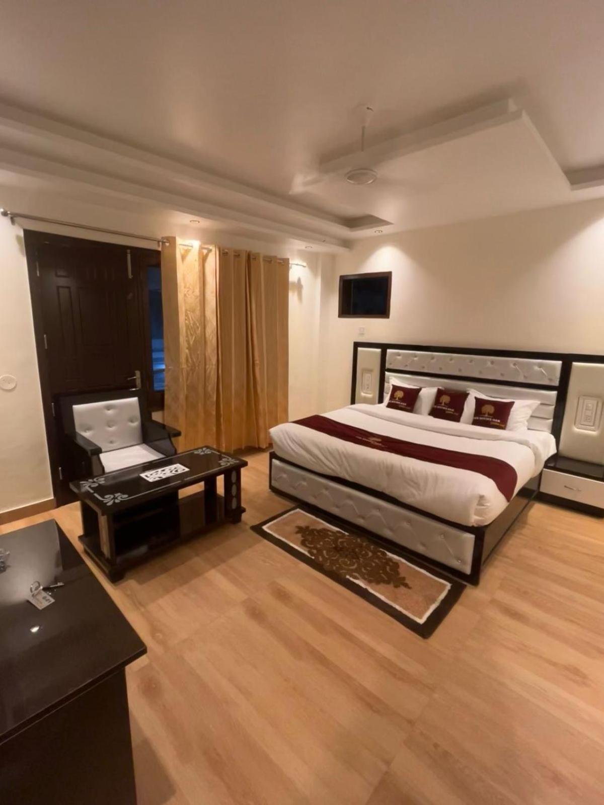 Double Room with Balcony (2 Adults + 1 Child) photo 2