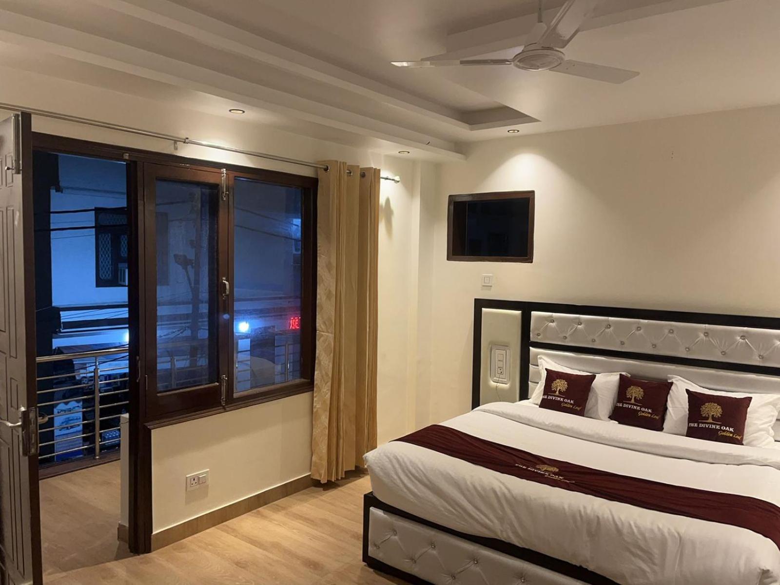 Double Room with Balcony (2 Adults + 1 Child) photo 3