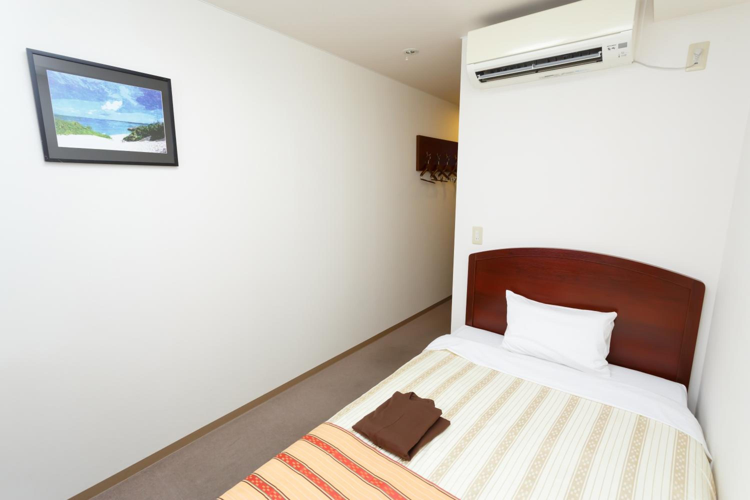 Single Room - Non-Smoking photo 2