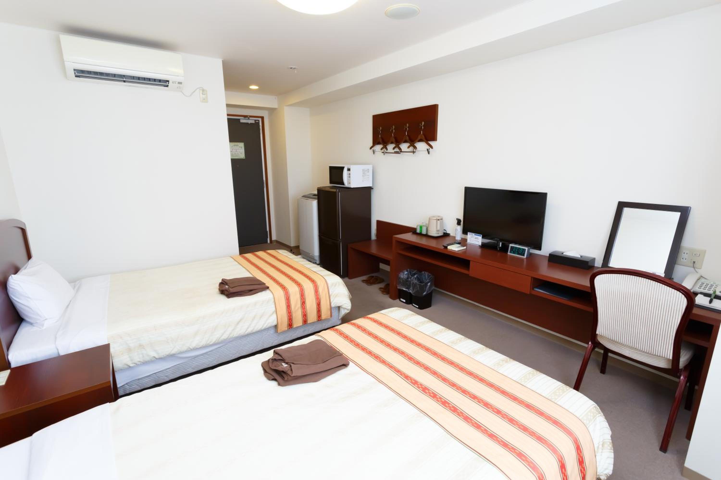 Twin Room - Smoking photo 3