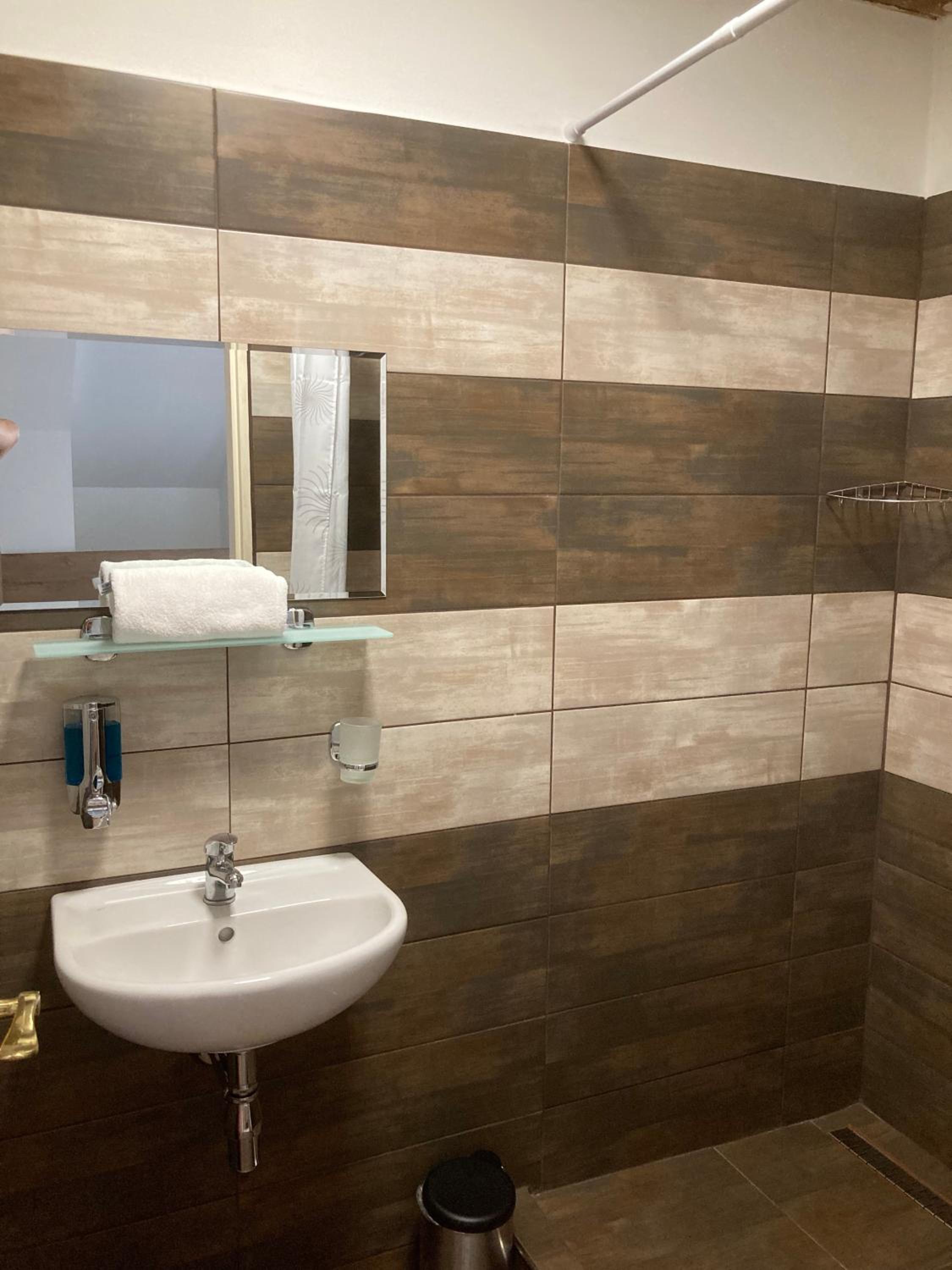 Superior Quadruple Room photo 3