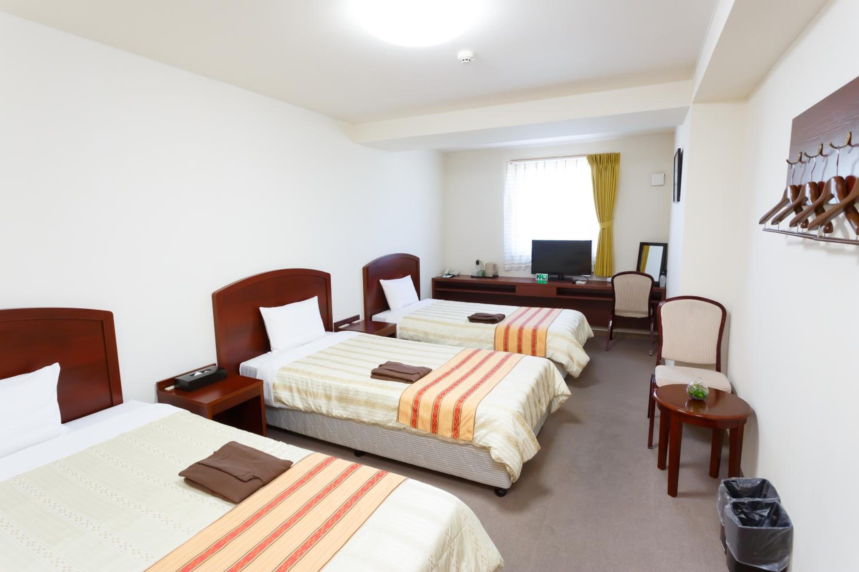 Triple Room - Non-Smoking photo 1
