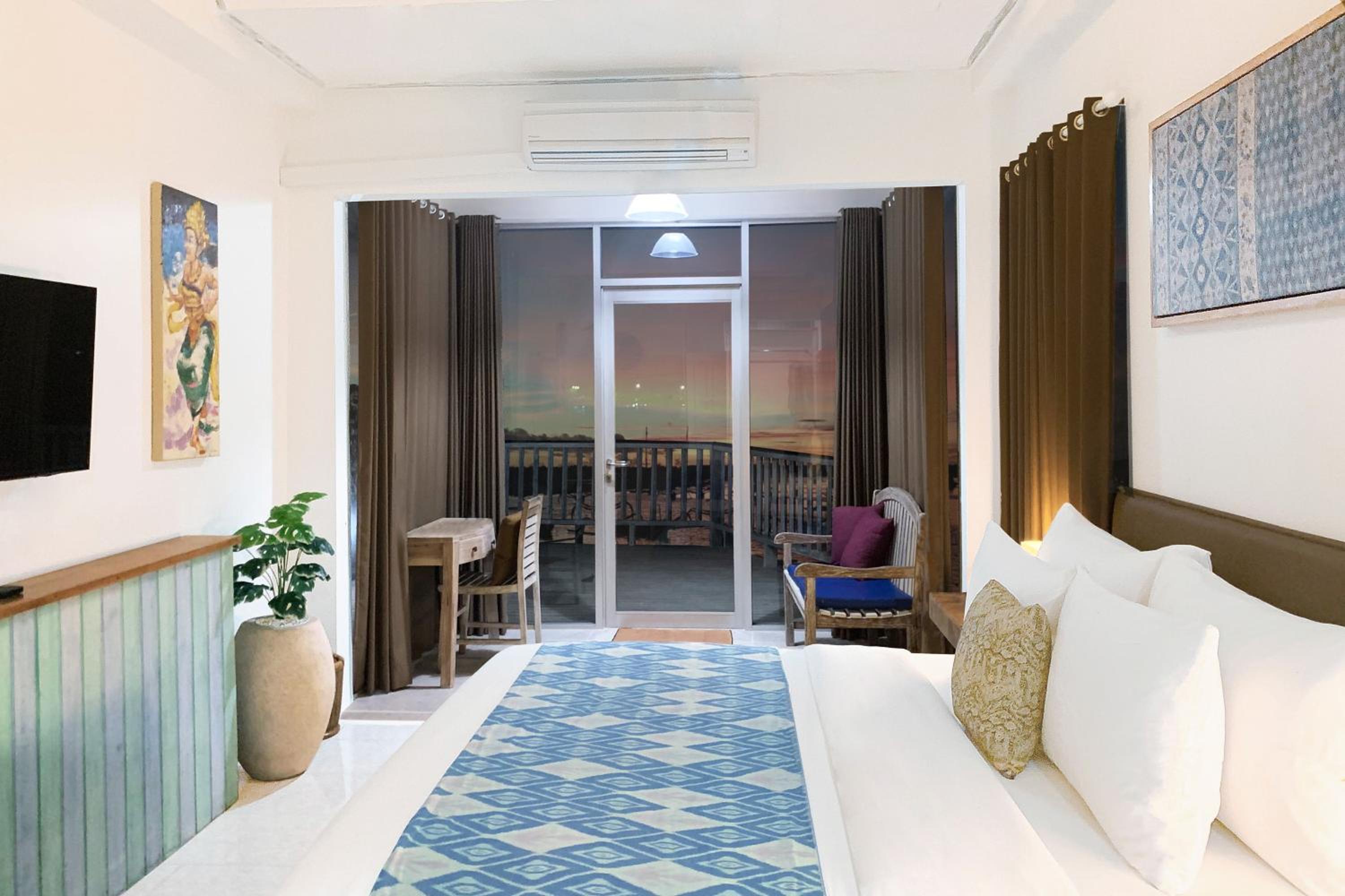 King Room with Sea View - Photo 1