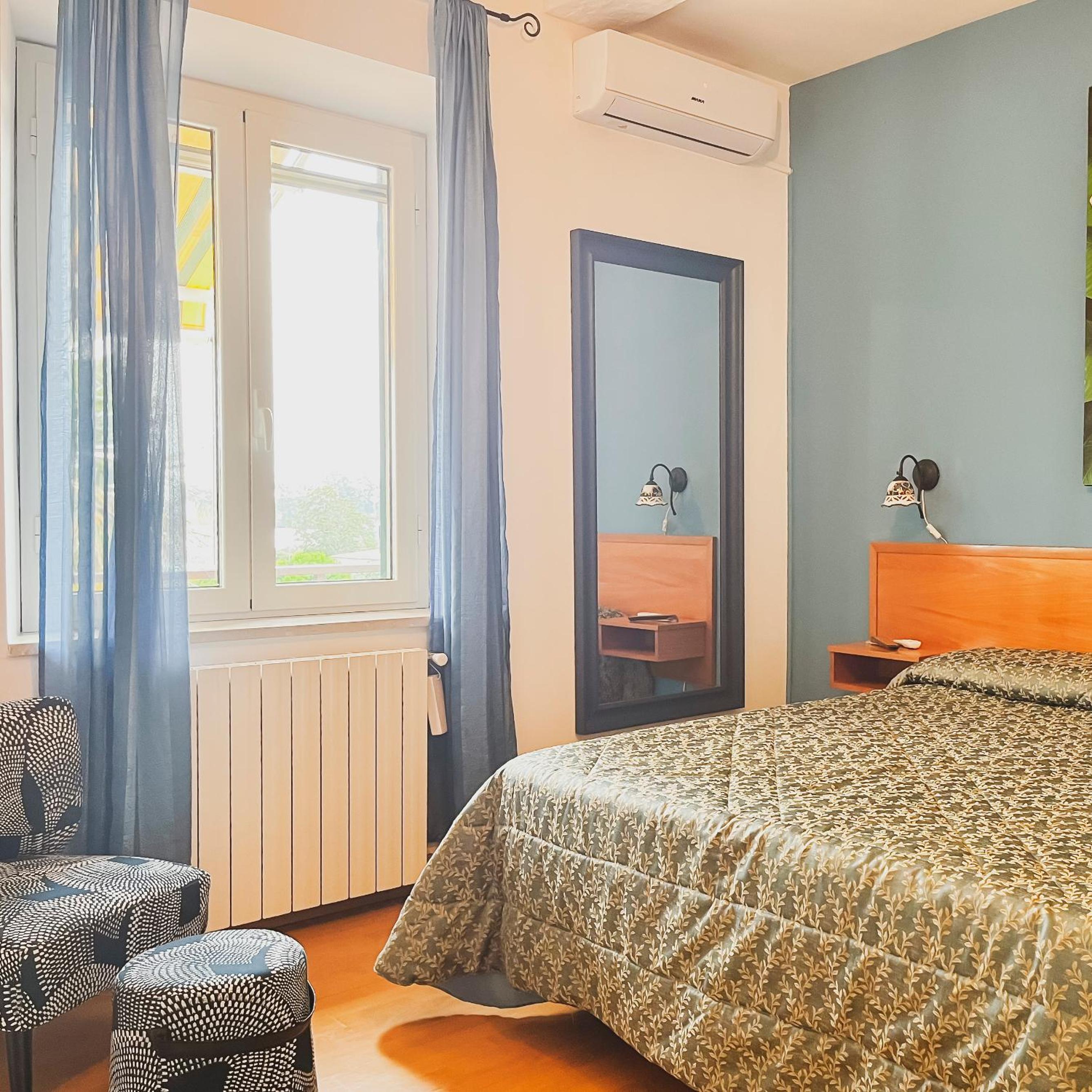 Apartment with Balcony photo 1