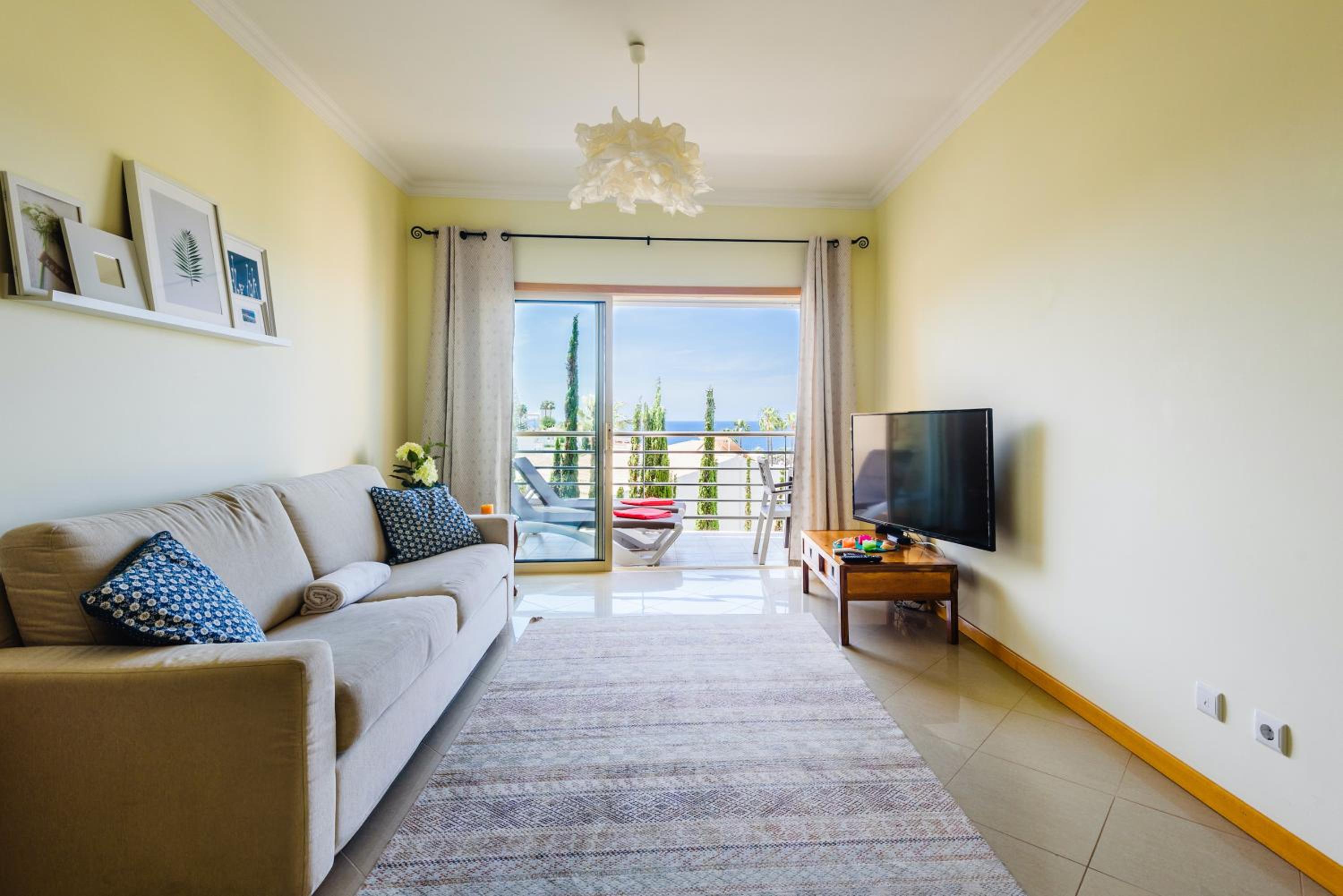 Apartment with Garden View