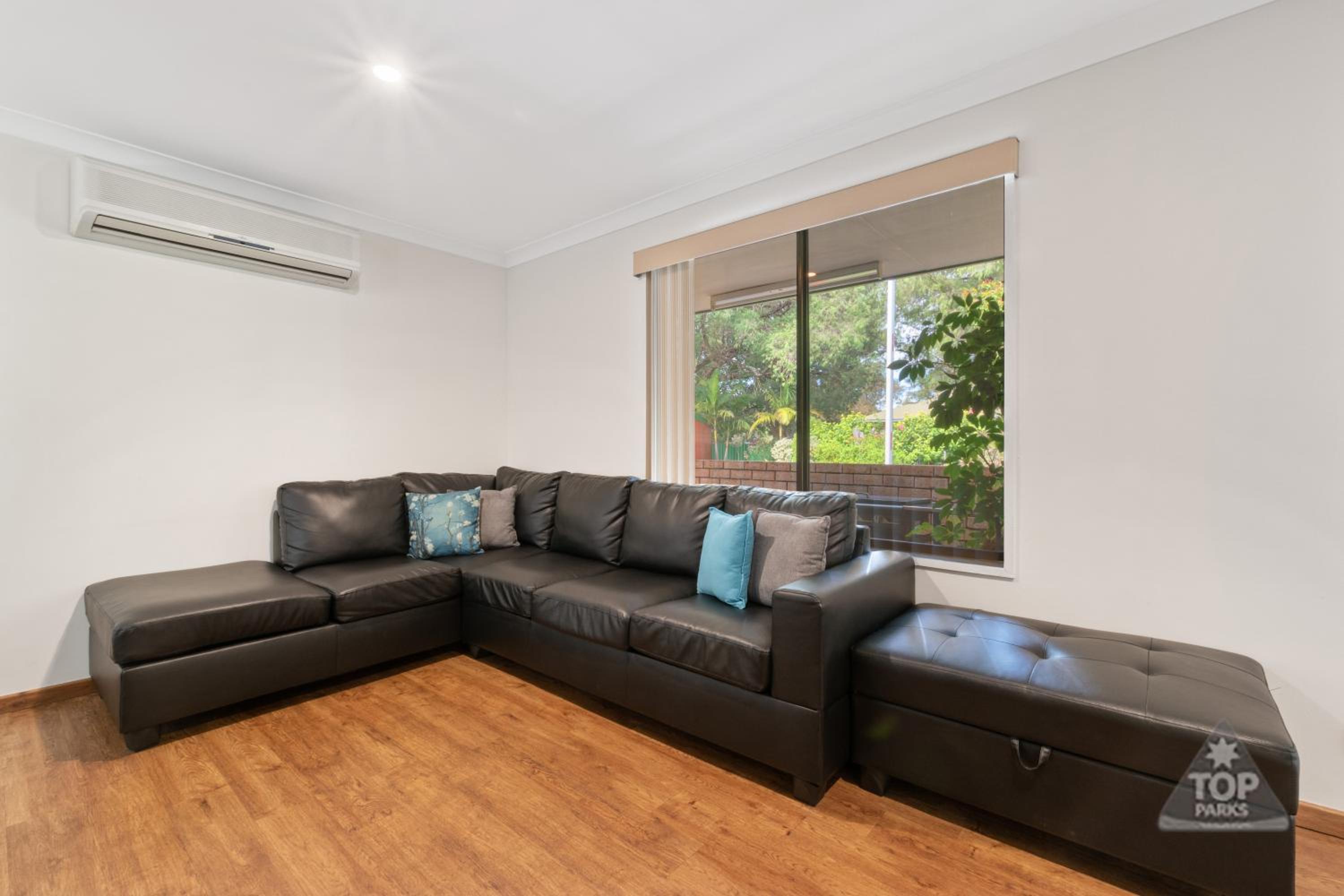 Three-Bedroom Villa photo 2