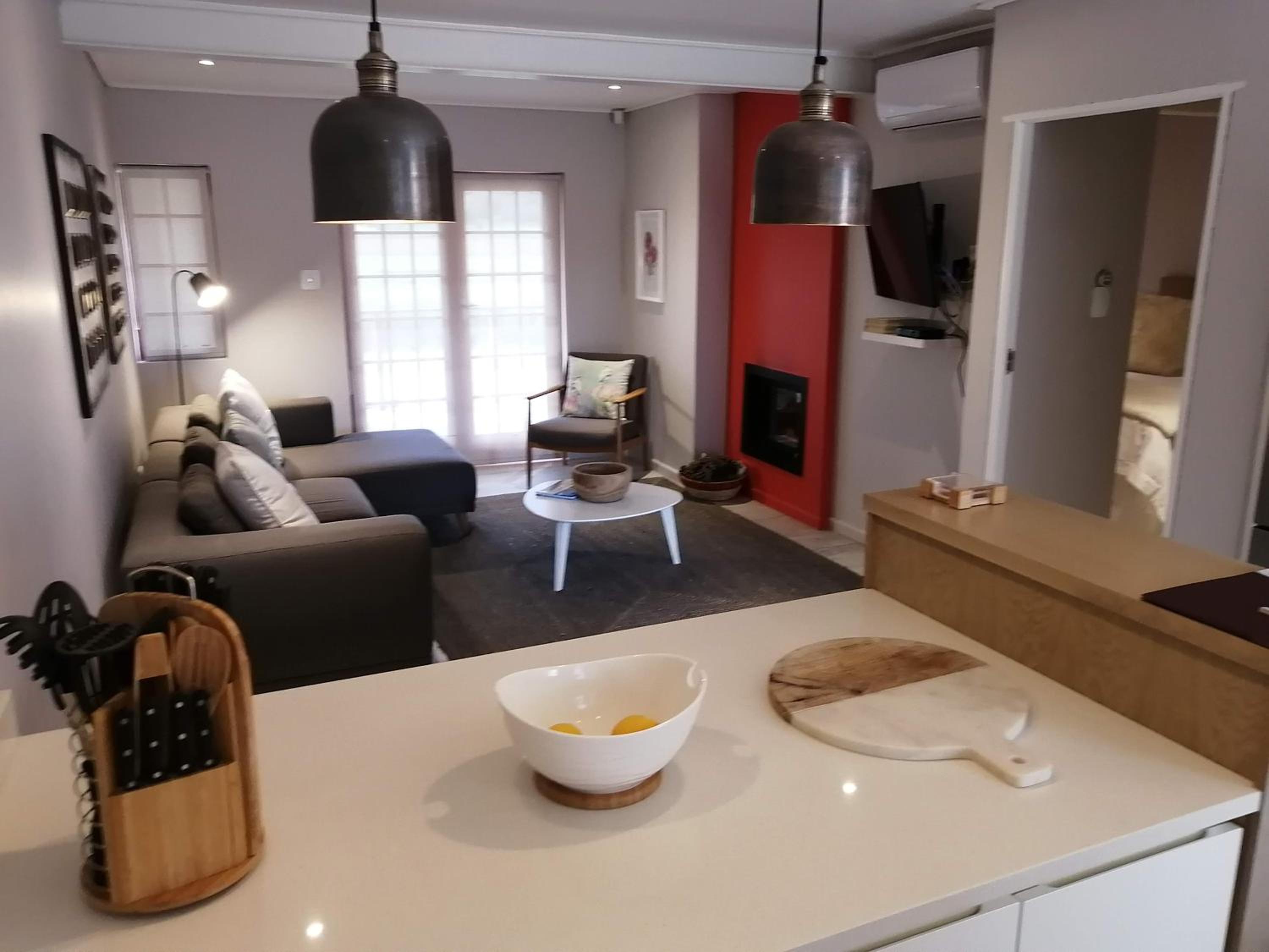 One-Bedroom Apartment - Photo 5