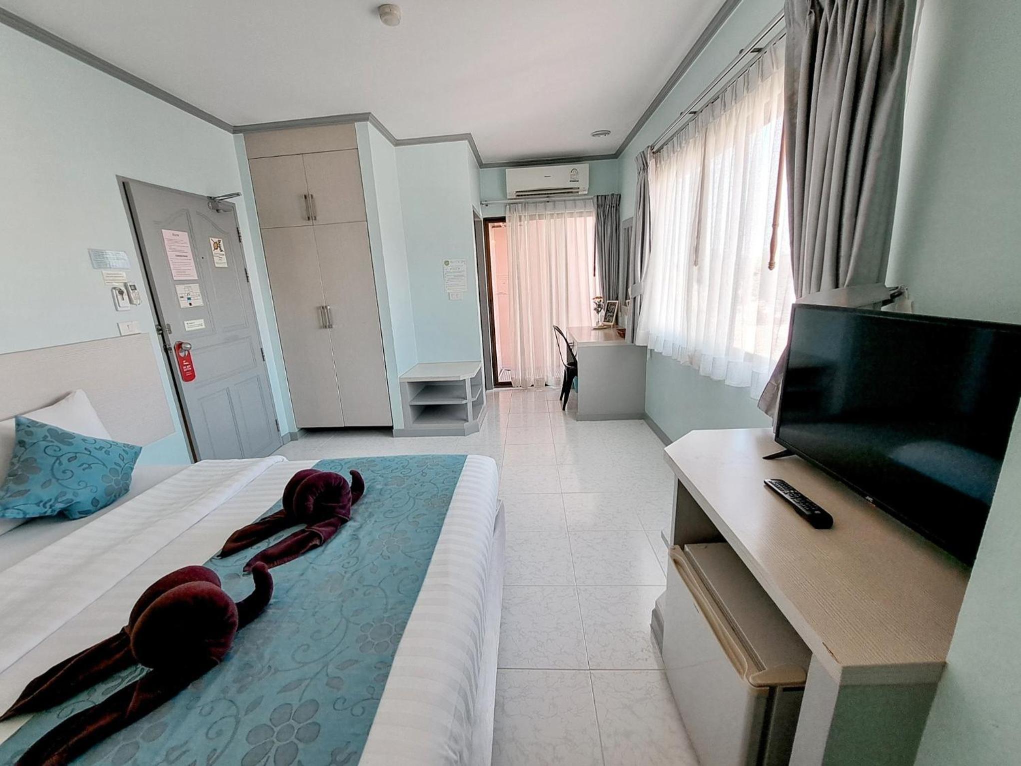 Standard Double or Twin Room - Photo 2