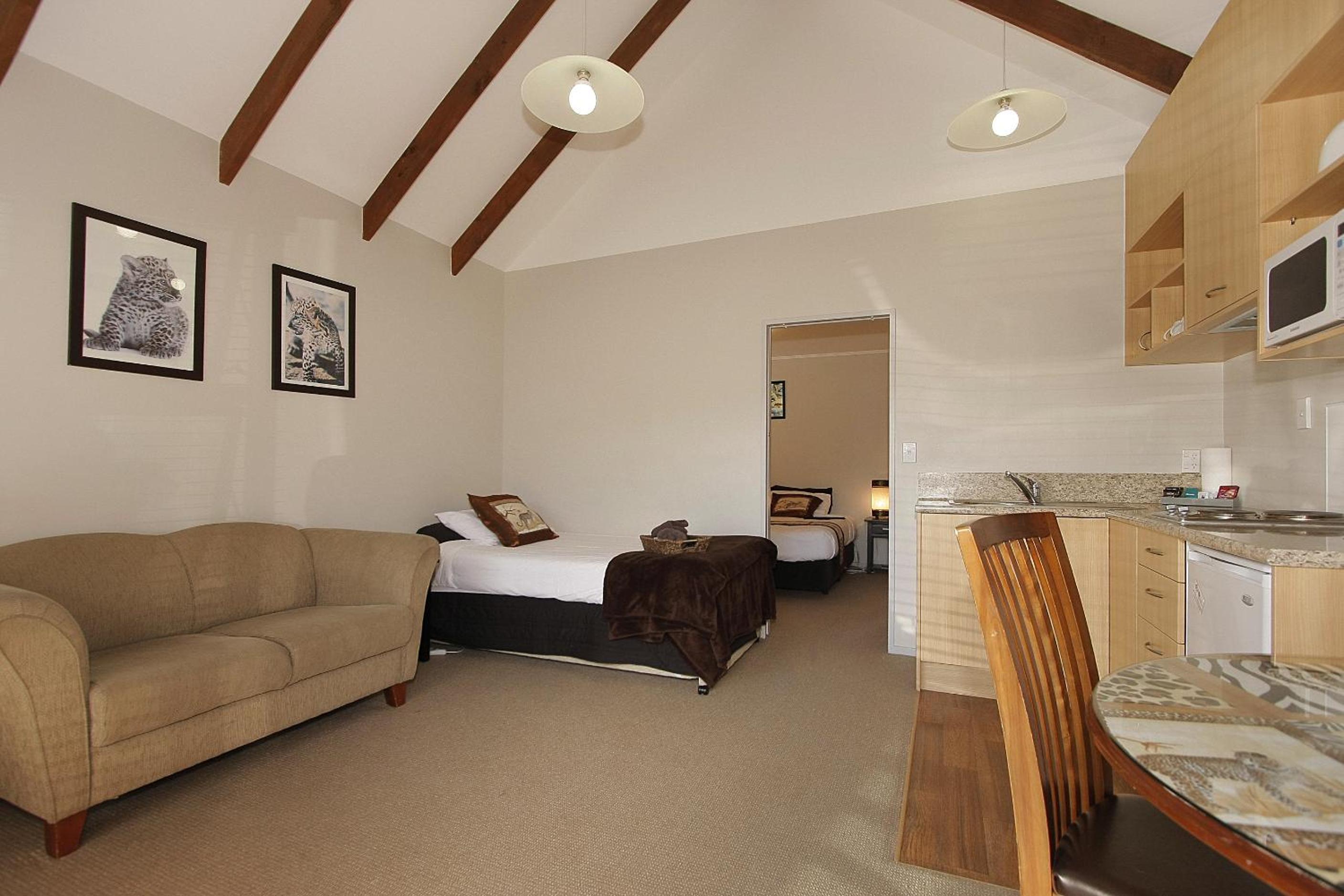 One-Bedroom Apartment - Photo 1