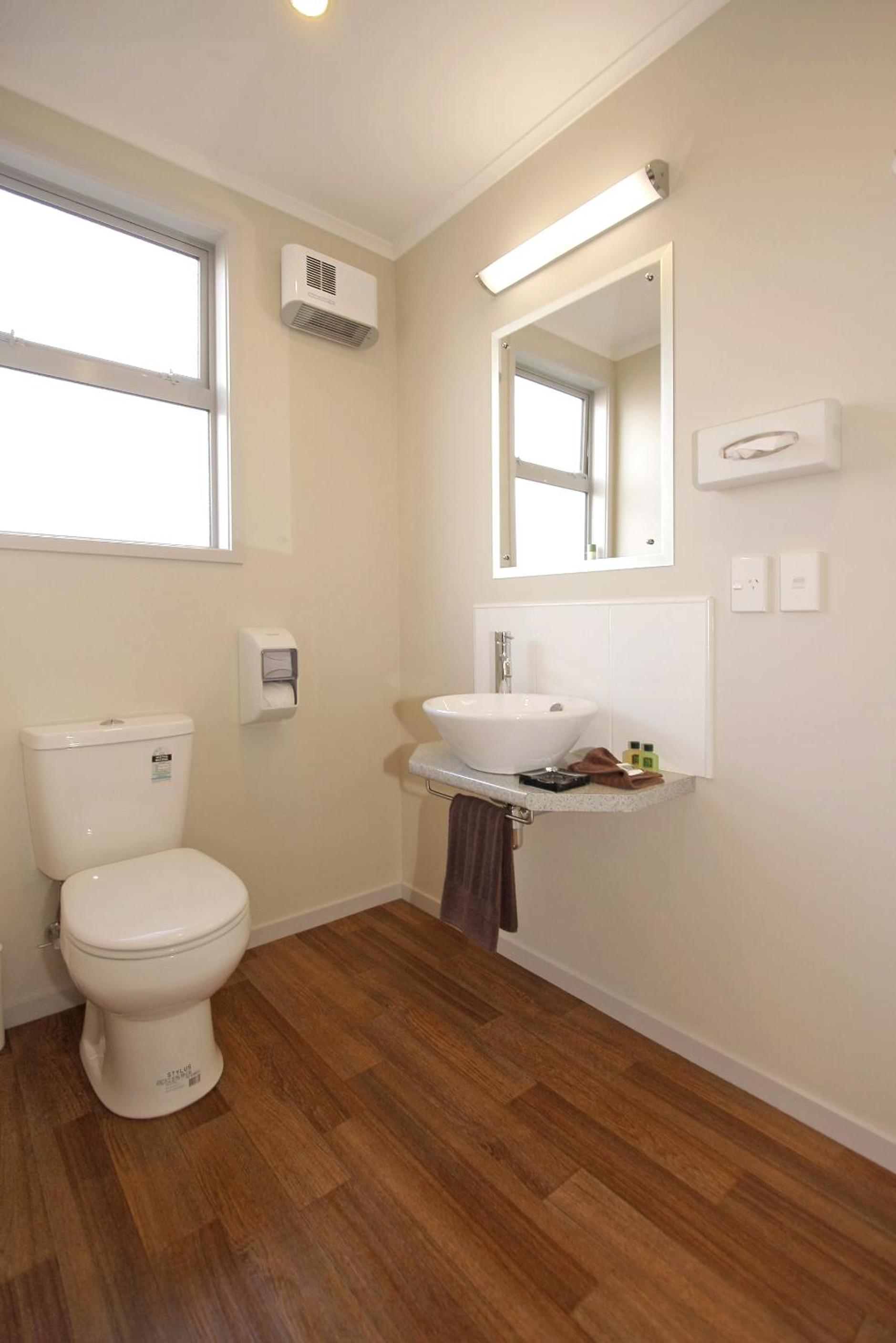 One-Bedroom Apartment - Photo 4