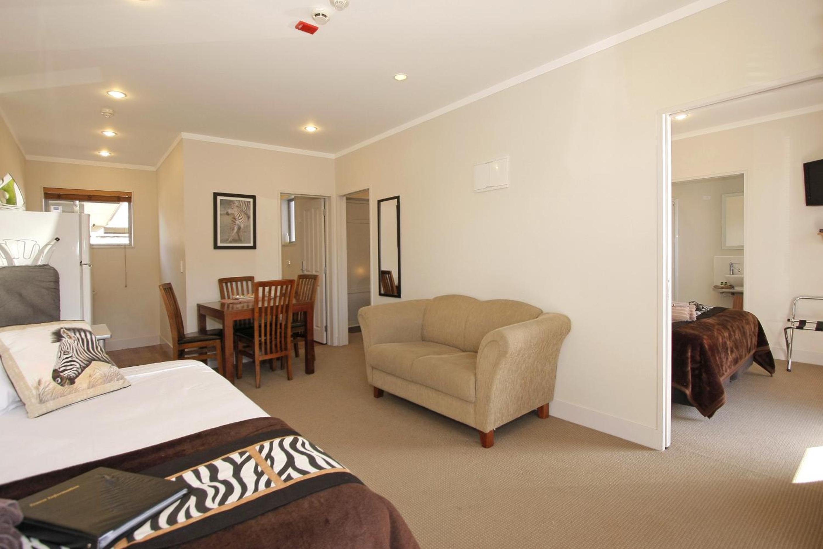 Two-Bedroom Apartment - Photo 4