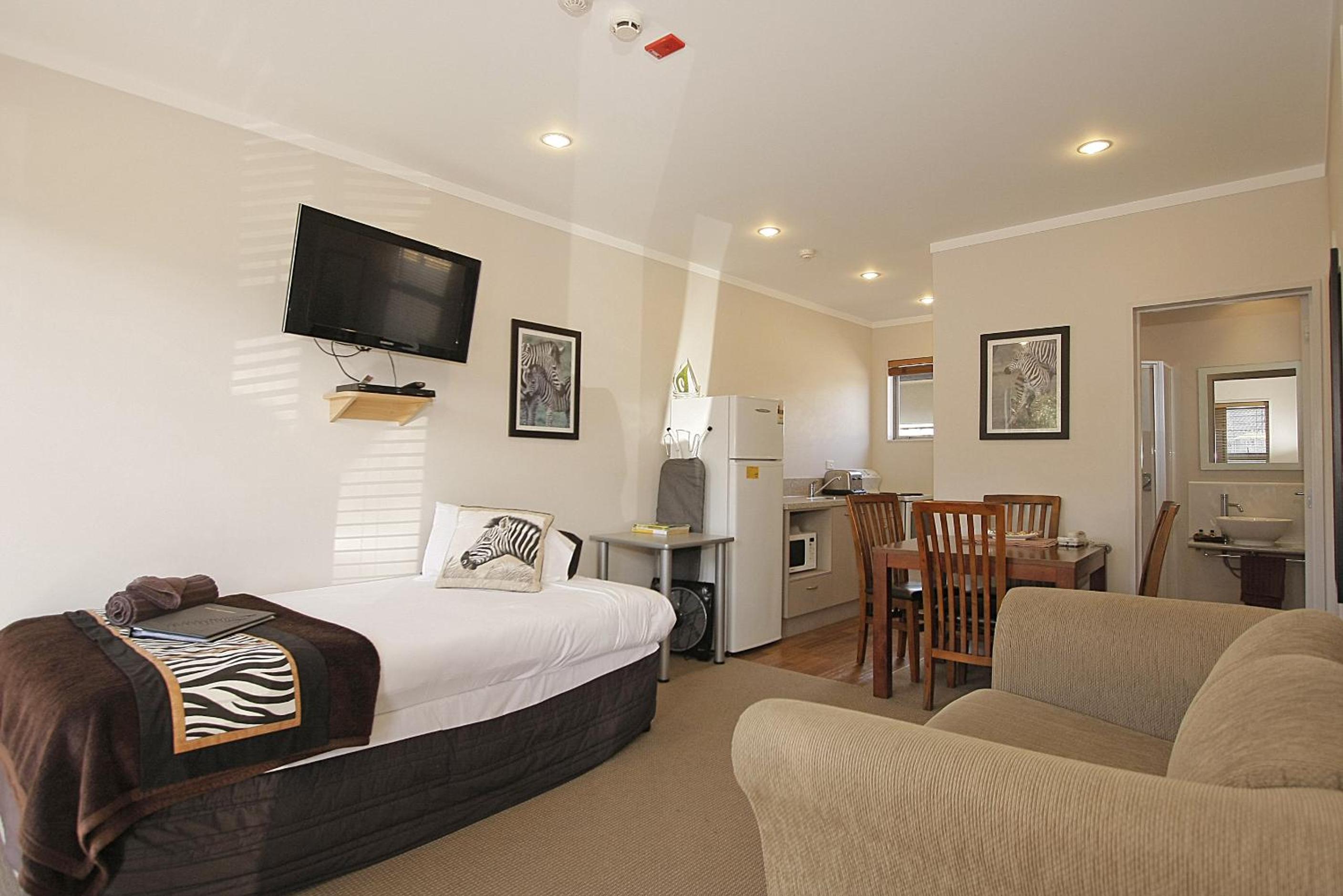 Two-Bedroom Apartment - Photo 3