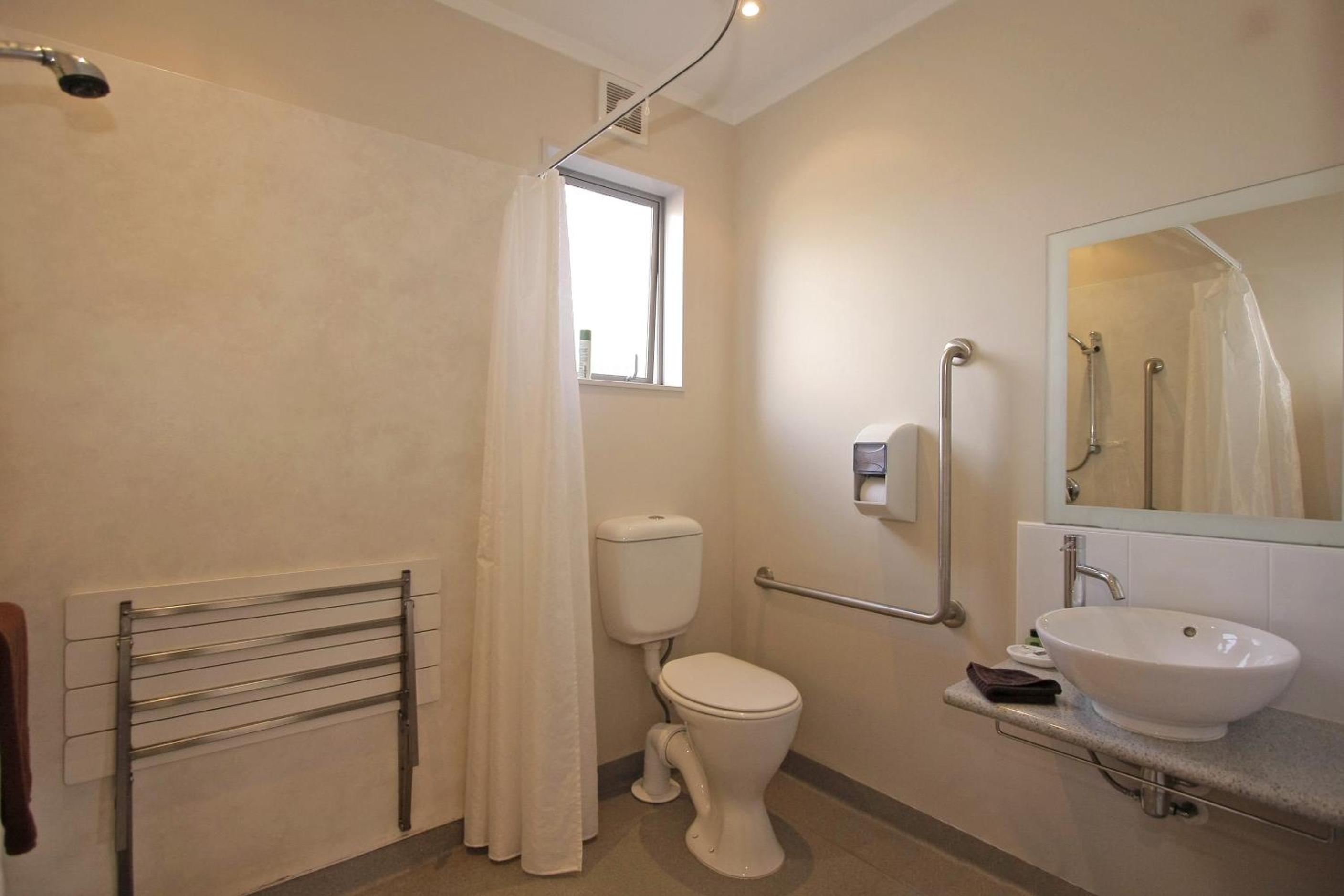 Two-Bedroom Apartment - Photo 6