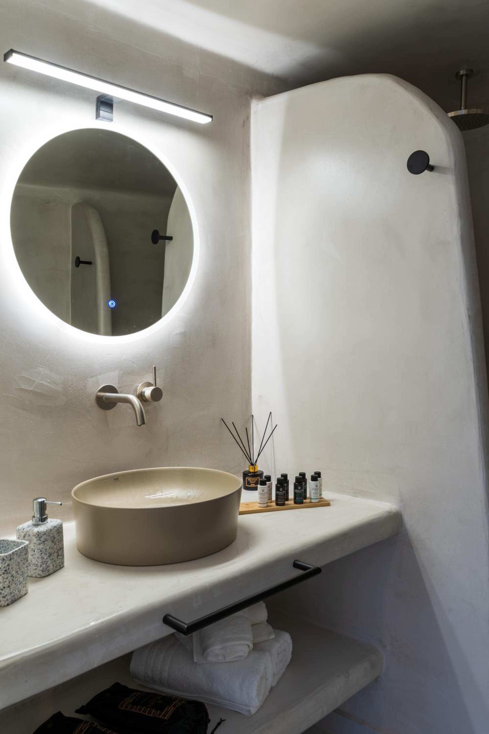 Superior Suite with Cool Private Pool and Sea View photo 3