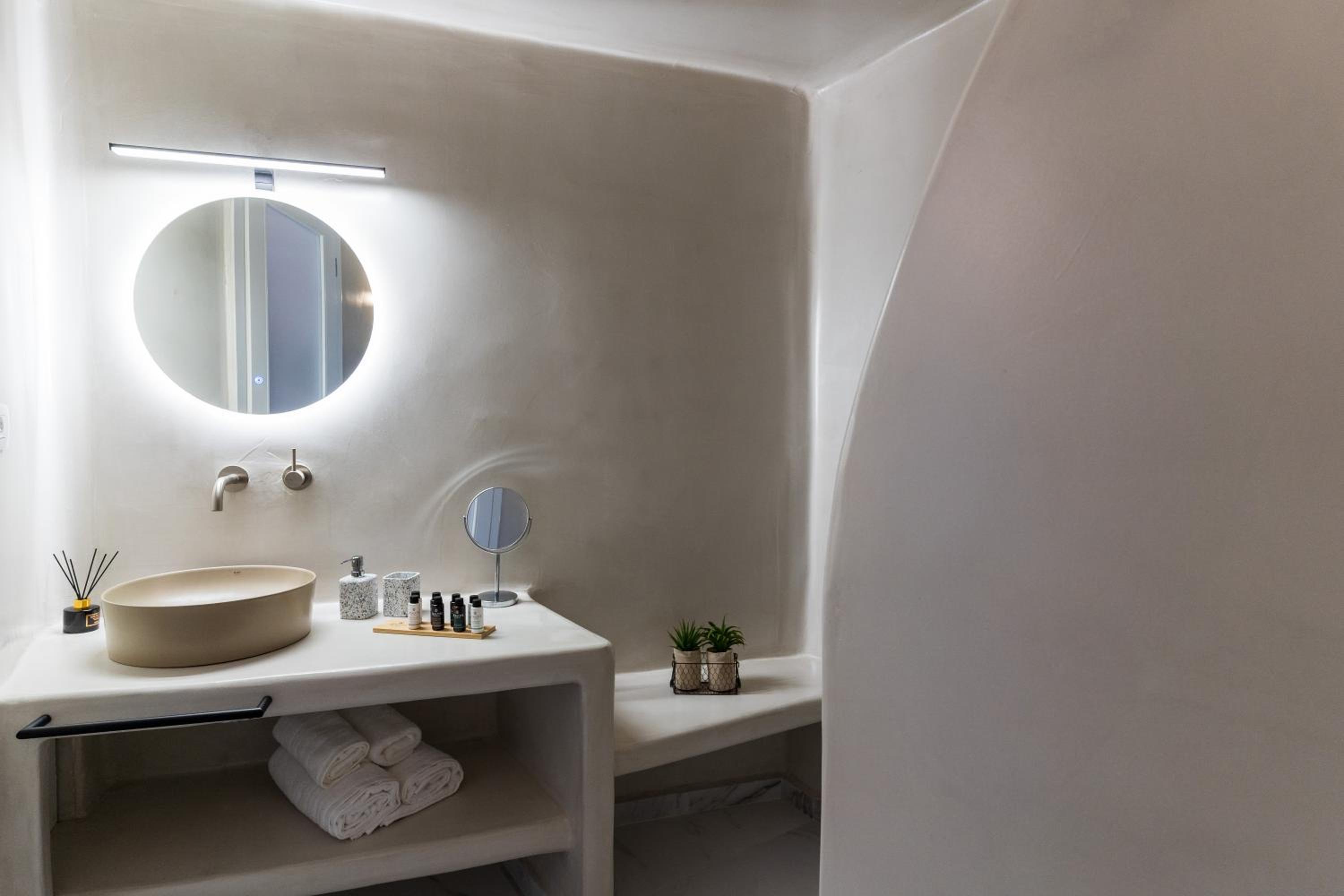 Superior Suite with Cool Private Pool and Sea View photo 2