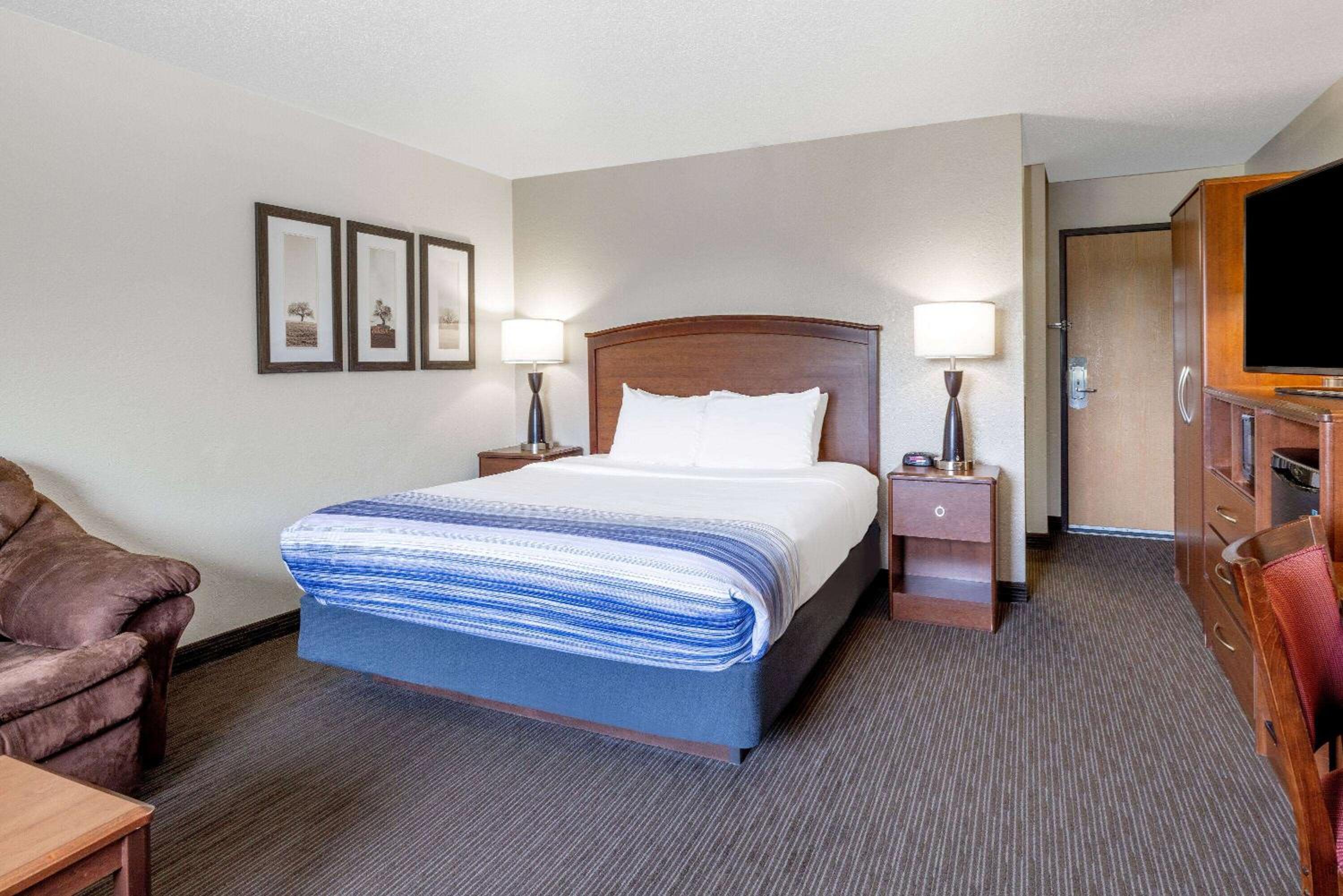 Queen Room - Mobility Access/Non-Smoking - Photo 1