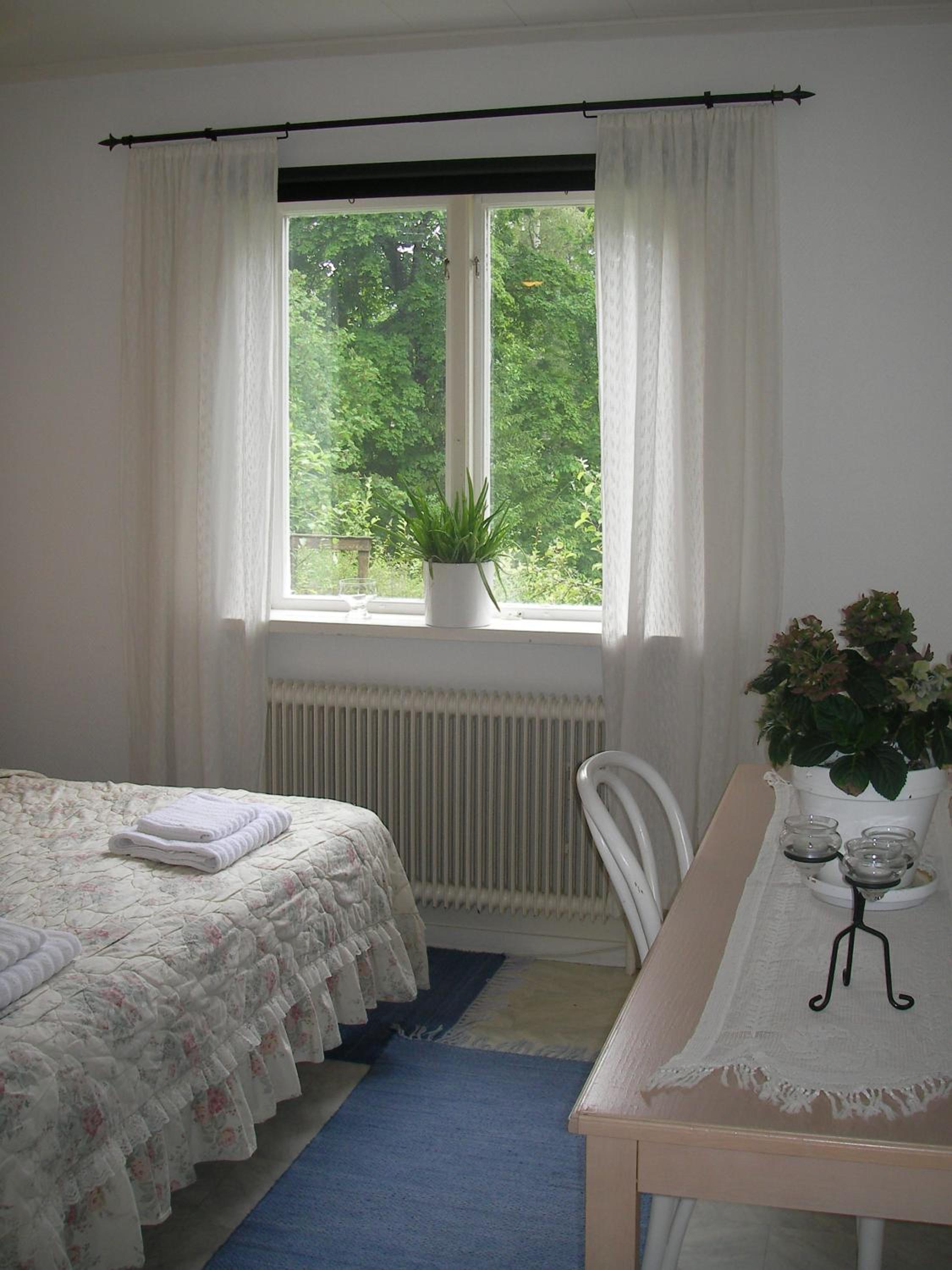 Double or Twin Room with Shared Bathroom photo 1