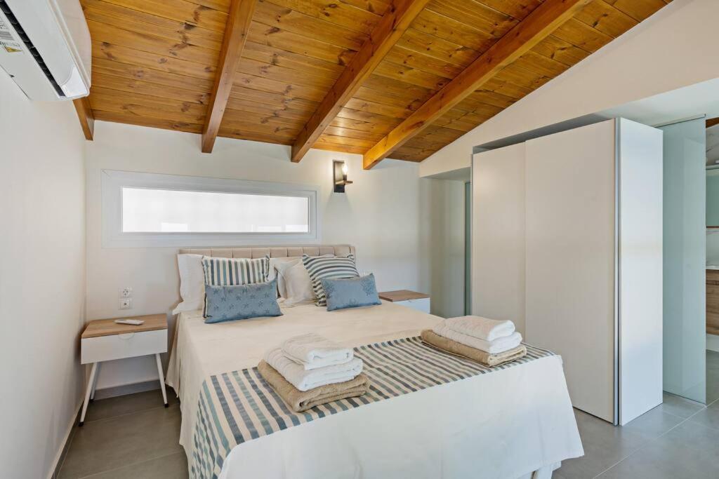 Two-Bedroom House photo 2
