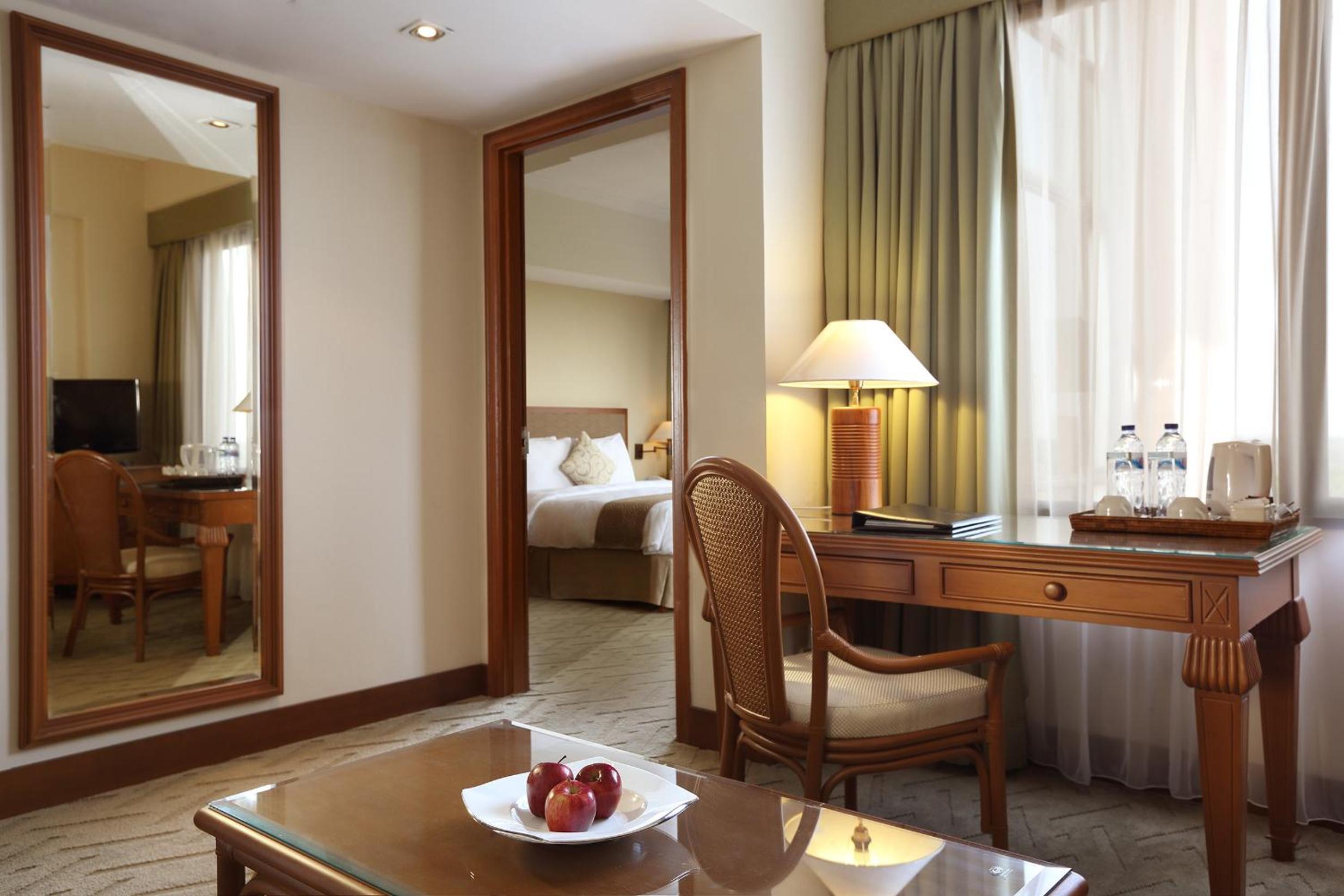 Business Suite - Photo 2