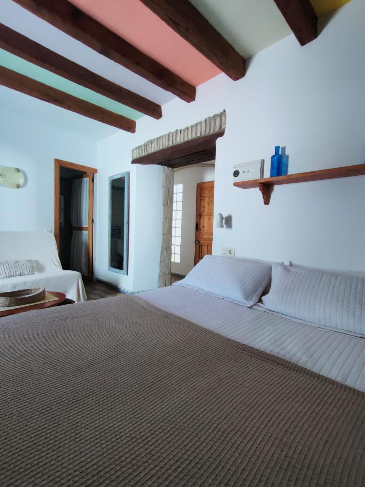 Deluxe Double Room - Photo 18