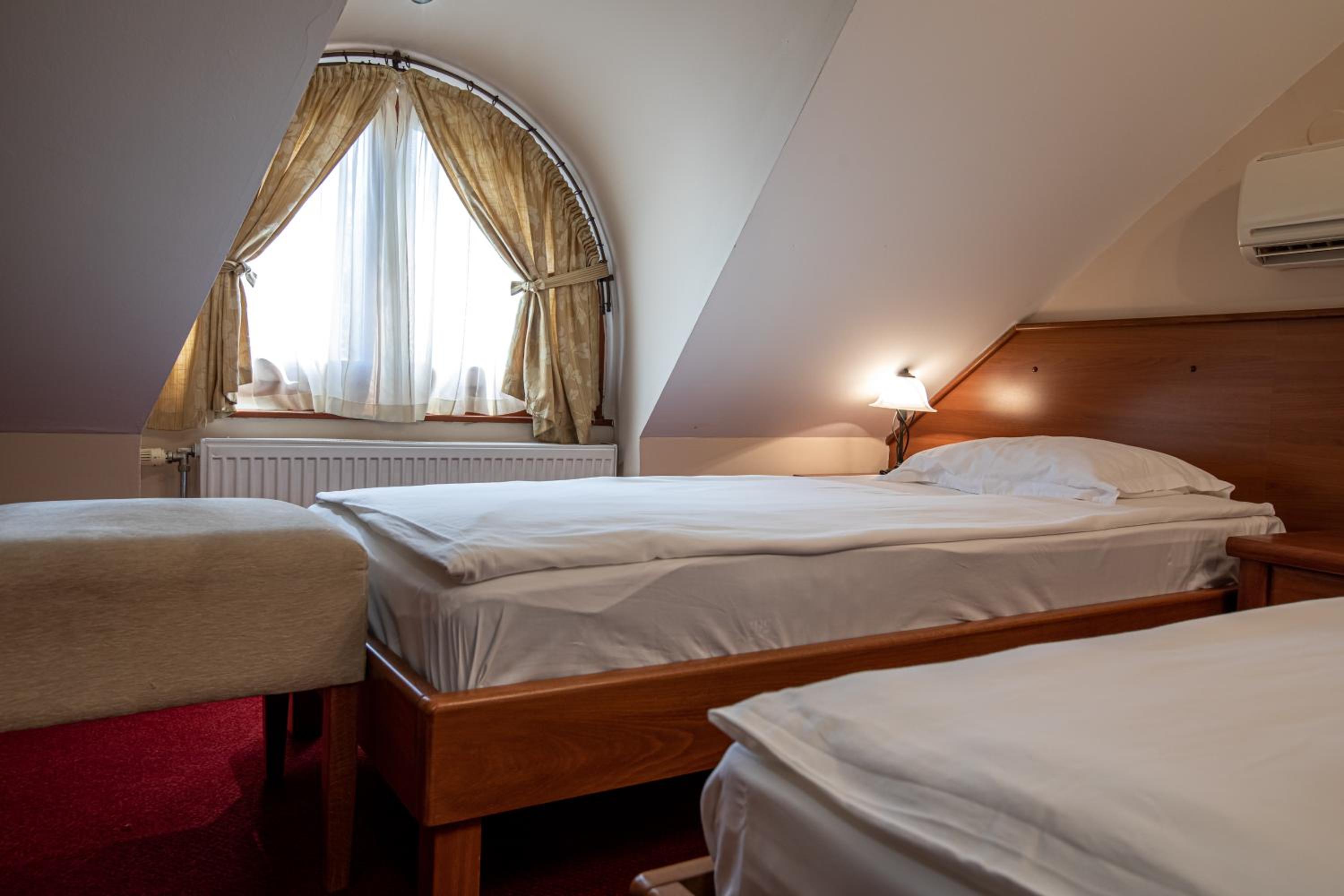 Economy Double or Twin Room photo 2