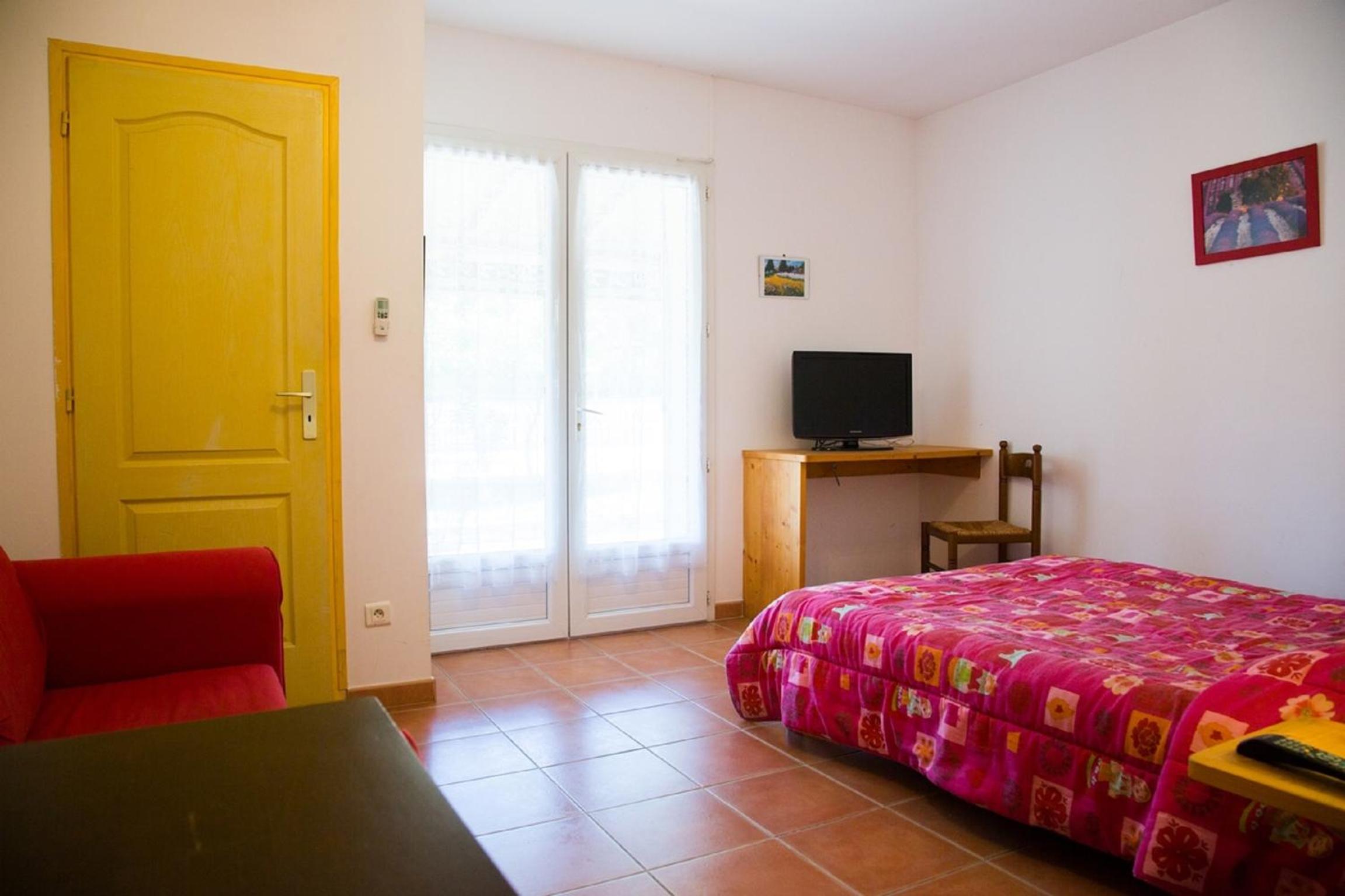 Apartment (2 Adults)