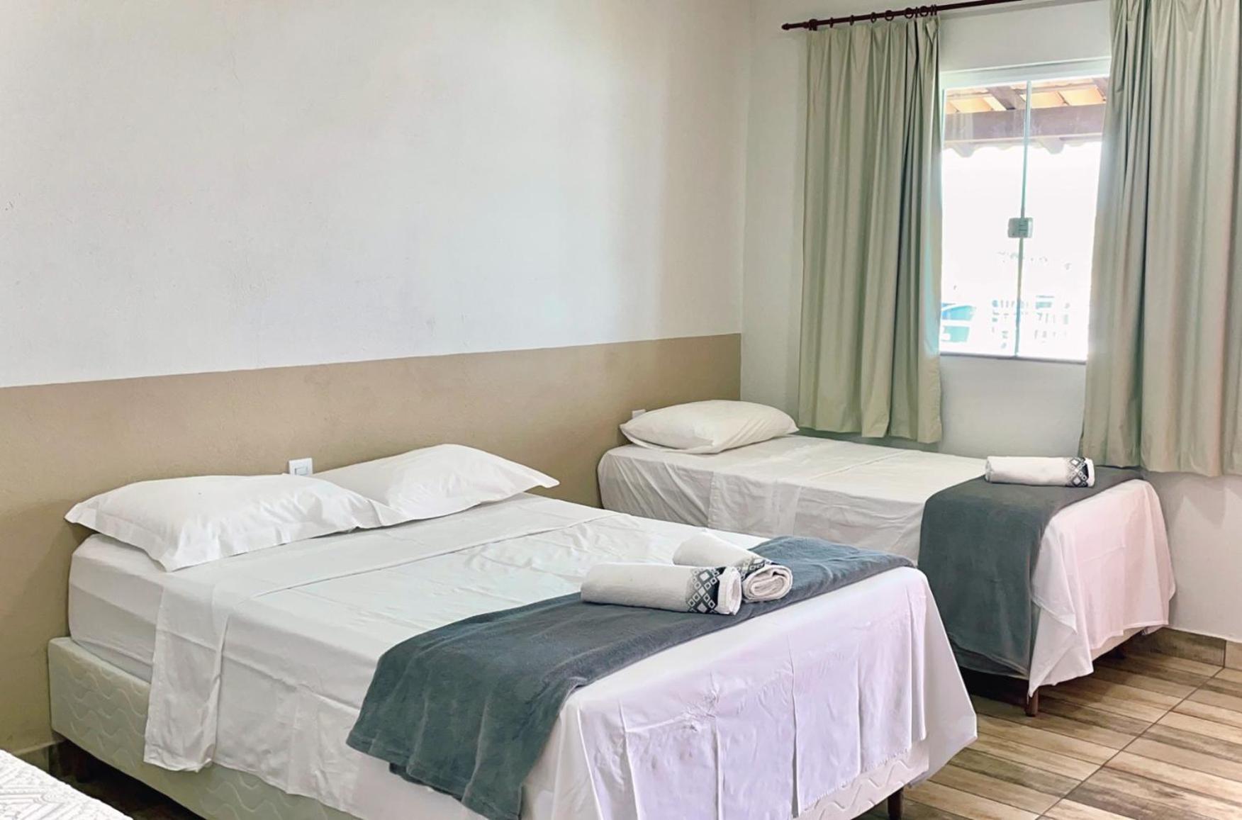 Quadruple Room with Lake View - Photo 3