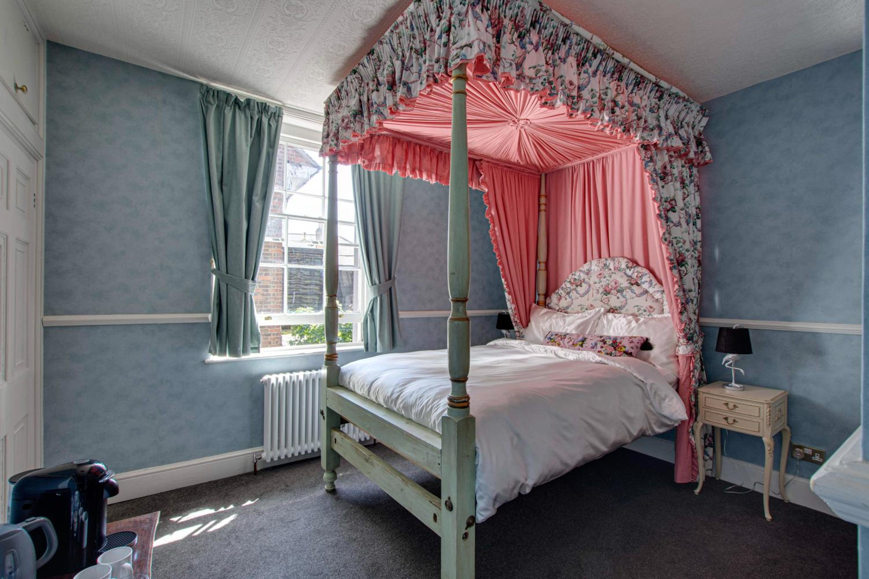 Double Room with Private Bathroom - Photo 42