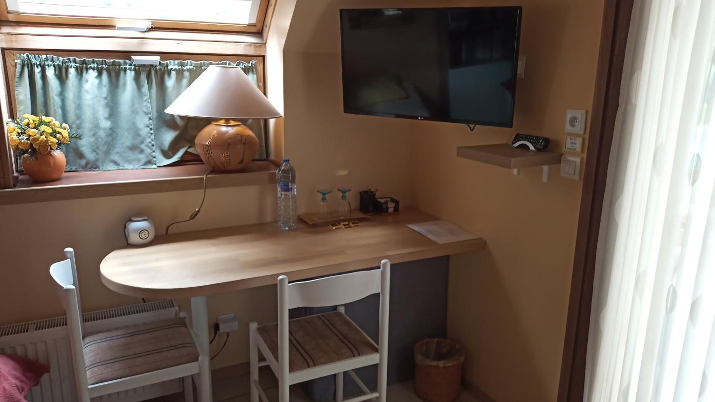 Triple Room with Private External Bathroom - Photo 2