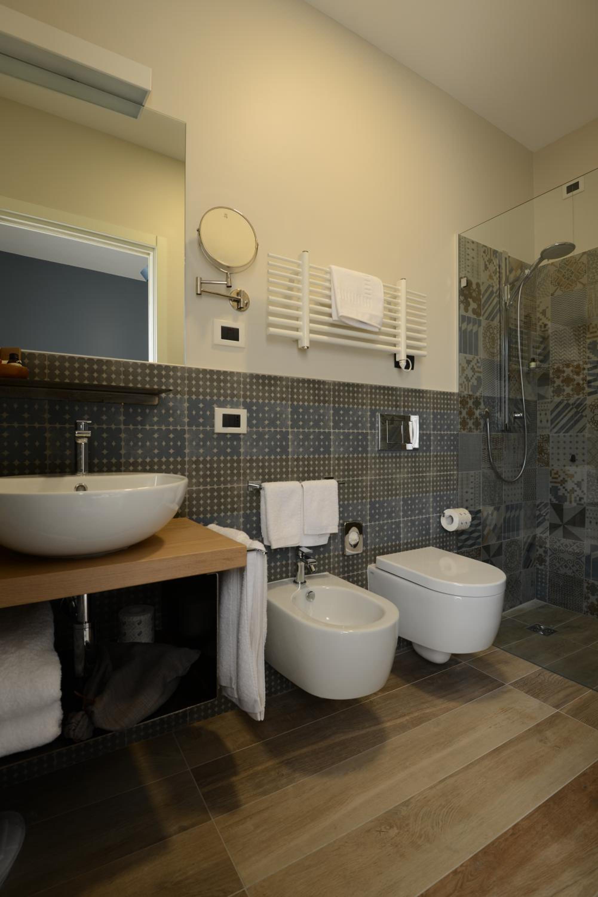 Double or Twin Room with Balcony - Photo 3