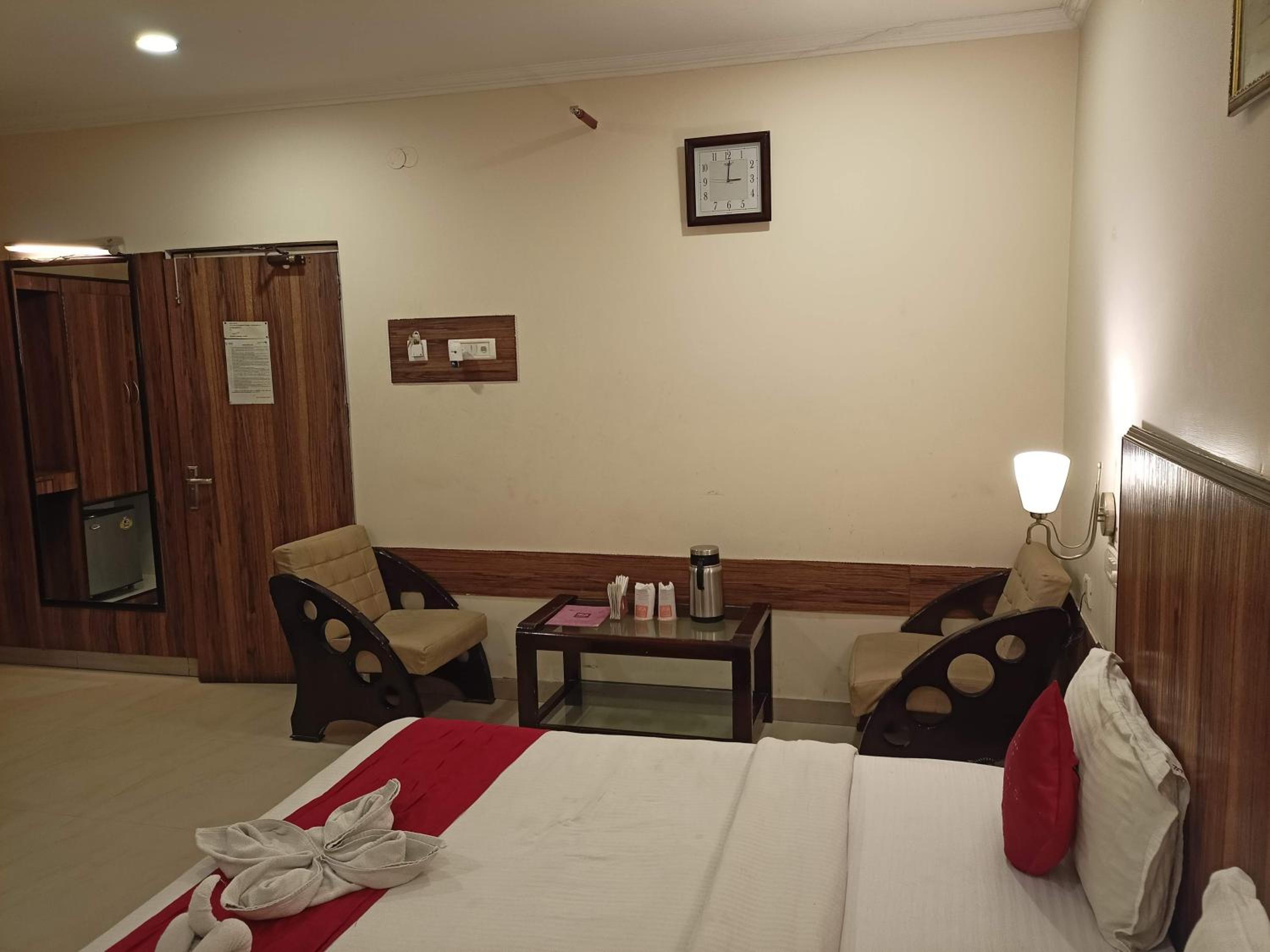 Deluxe Room - Photo 1