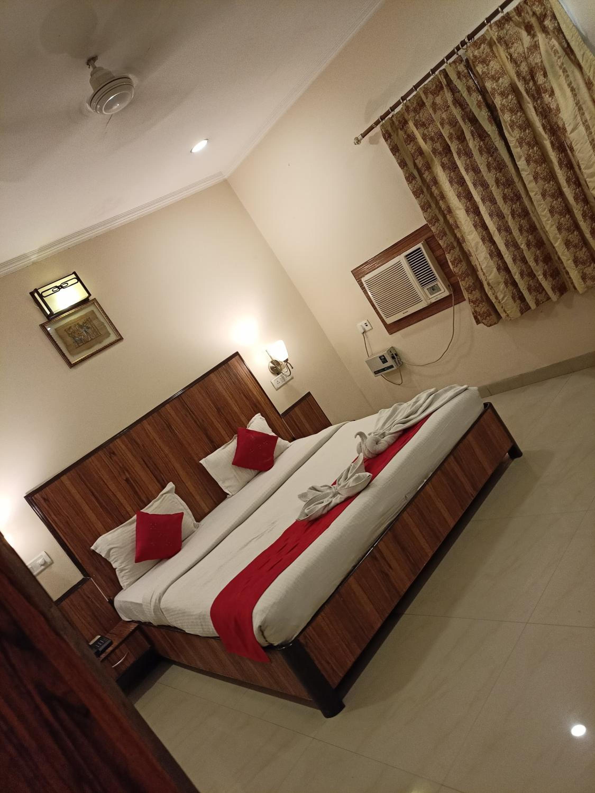 Deluxe Room - Photo 11