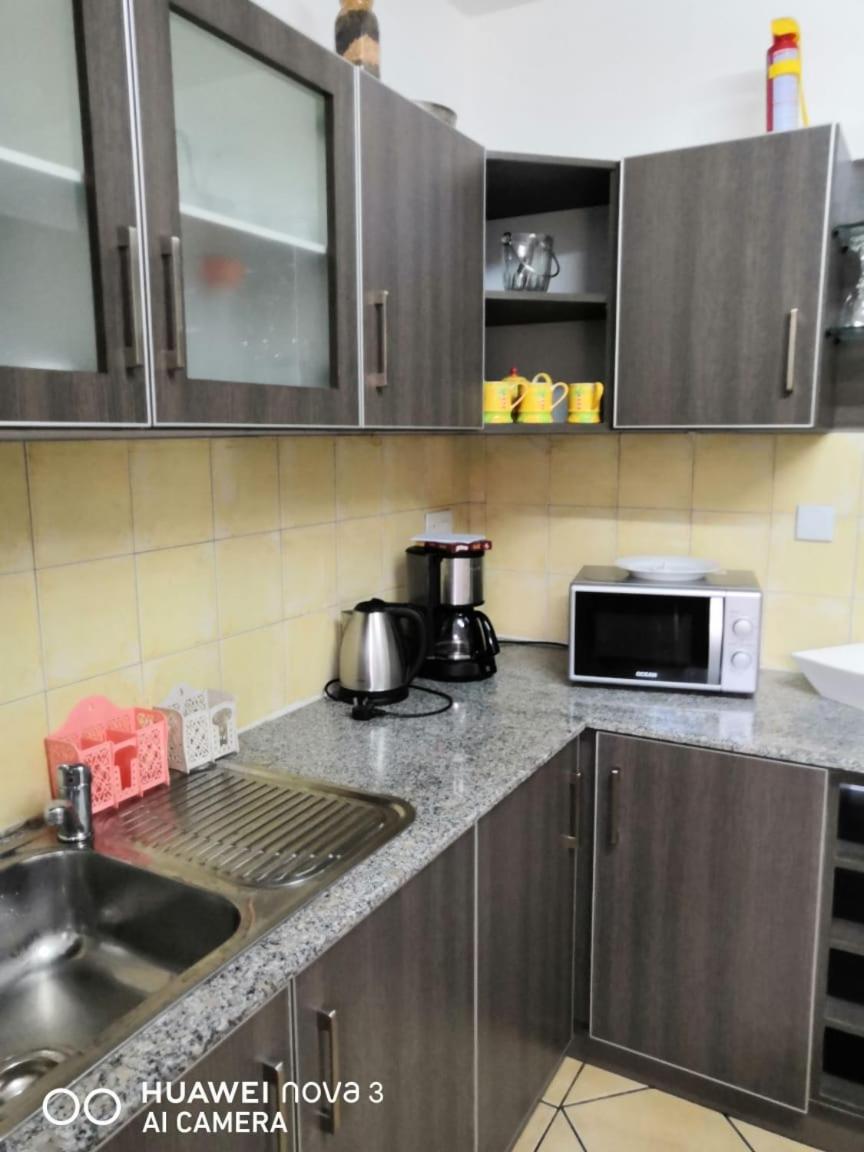 One-Bedroom Apartment - Photo 3