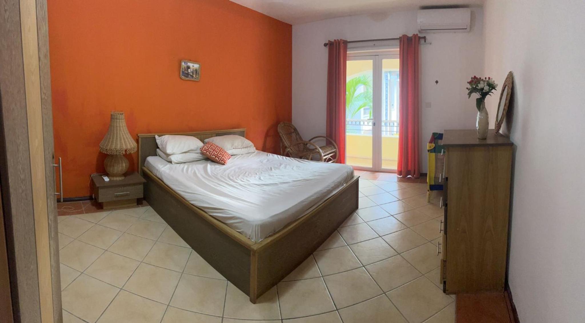 One-Bedroom Apartment - Photo 1
