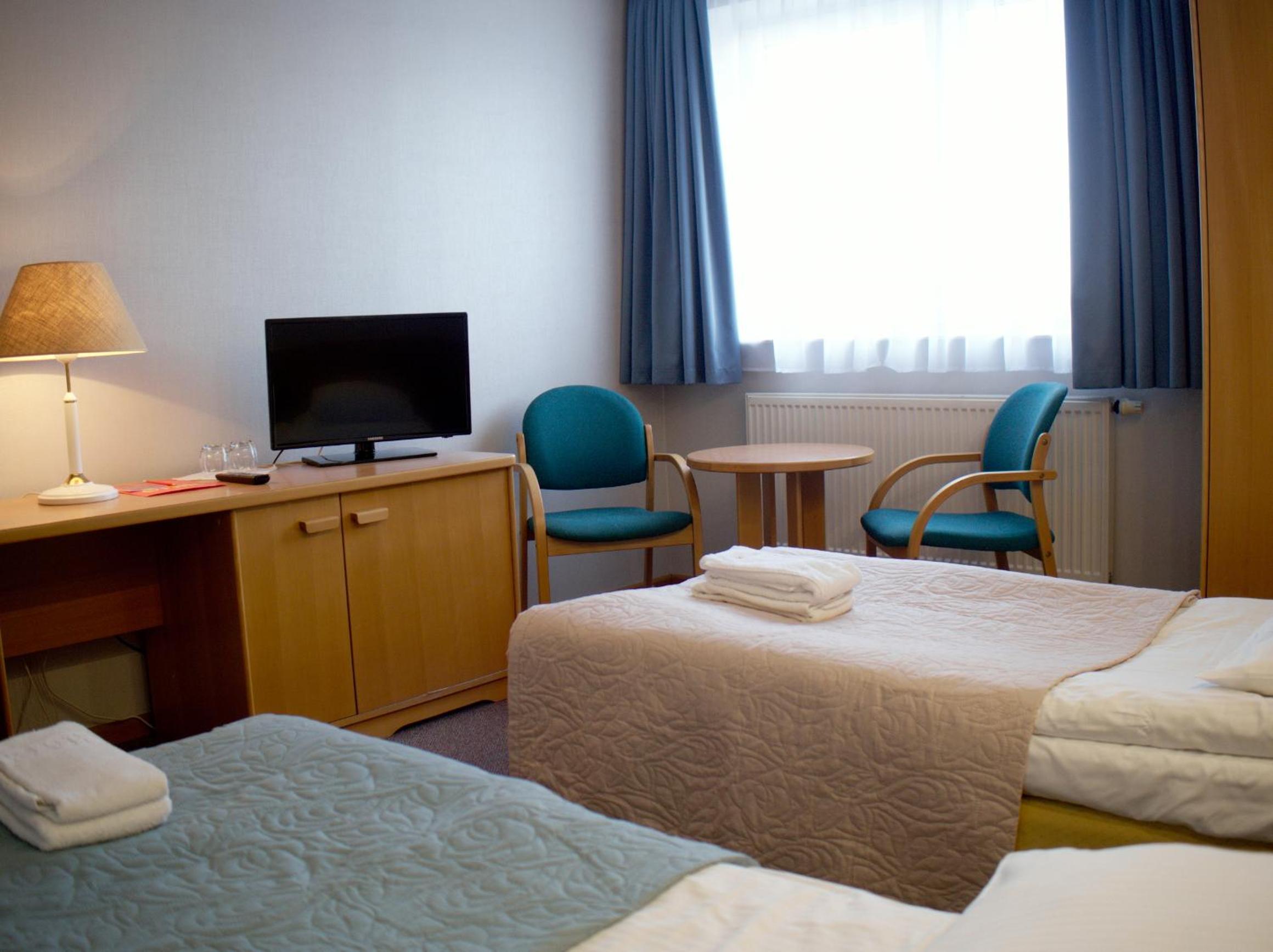 Double or Twin Room - Photo 7