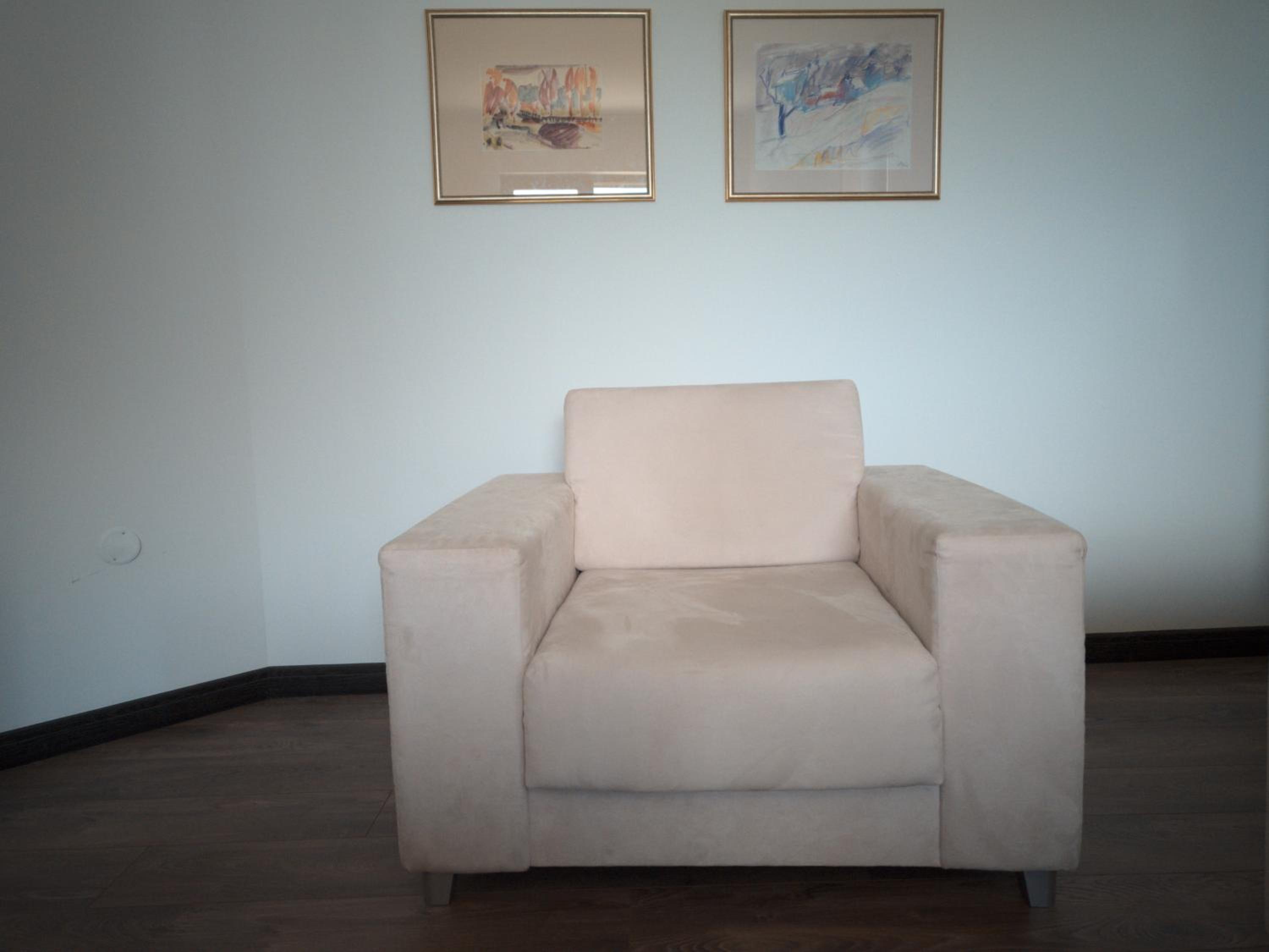 One-Bedroom Apartment - Photo 3