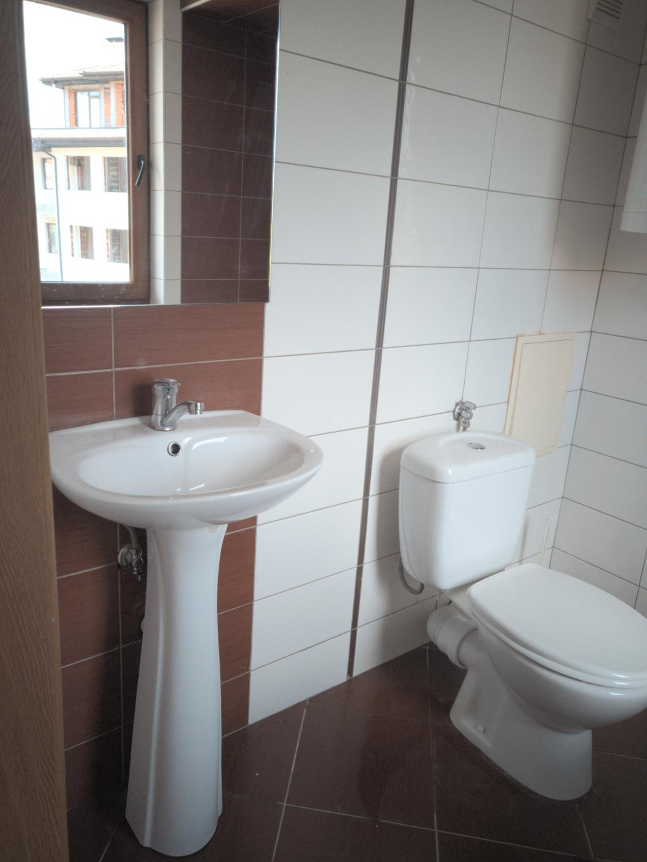 One-Bedroom Apartment - Photo 7