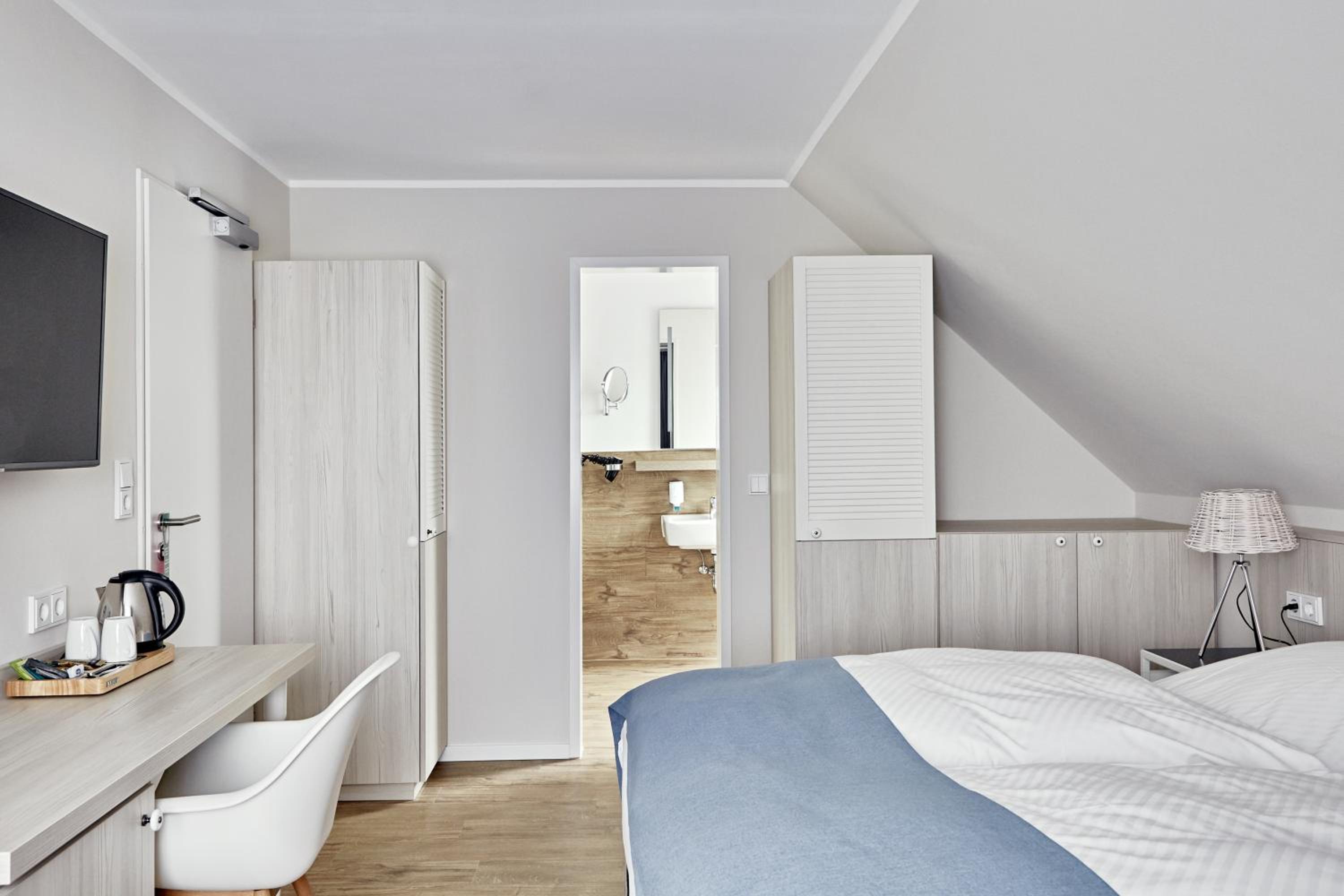 Double Room with Port View (second floor)